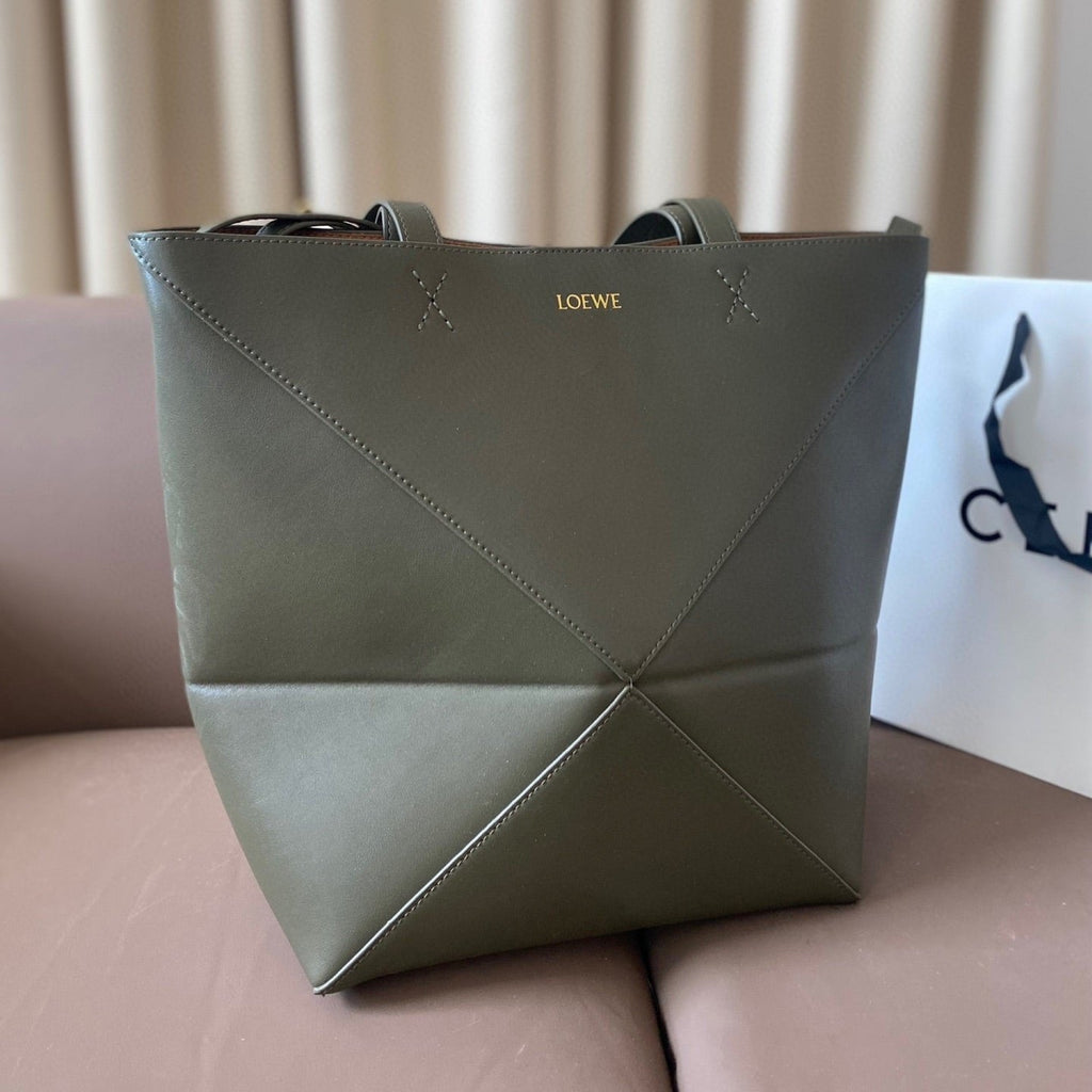 LOEWE LOE 32 MEDIUM PUZZLE FOLD TOTE IN DARK KHAKI GREEN SHINY CALFSKIN