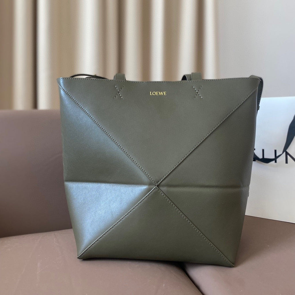 LOEWE LOE 32 MEDIUM PUZZLE FOLD TOTE IN DARK KHAKI GREEN SHINY CALFSKIN