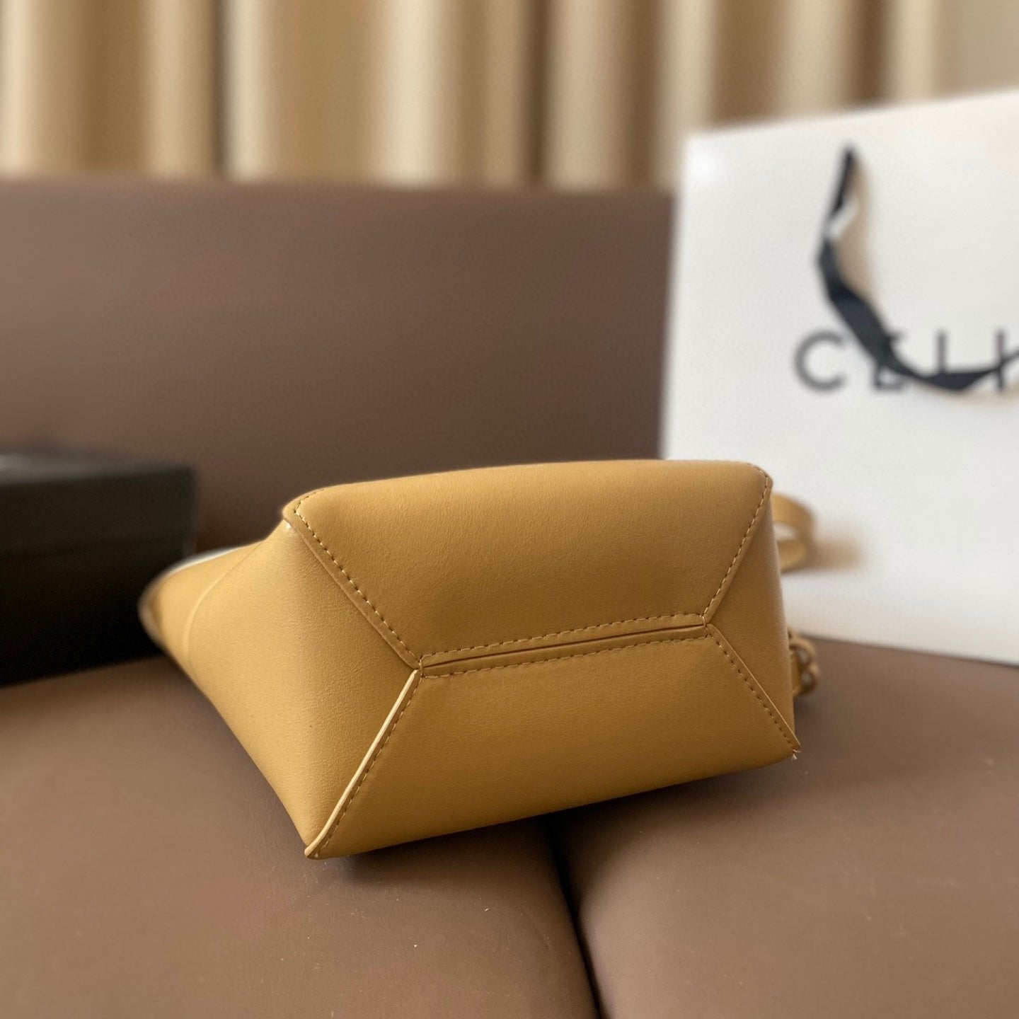 LOEWE LOE 21 PUZZLE FOLD TOTE IN WHITE MIX NAPLES YELLOW SHINY CALFSKIN