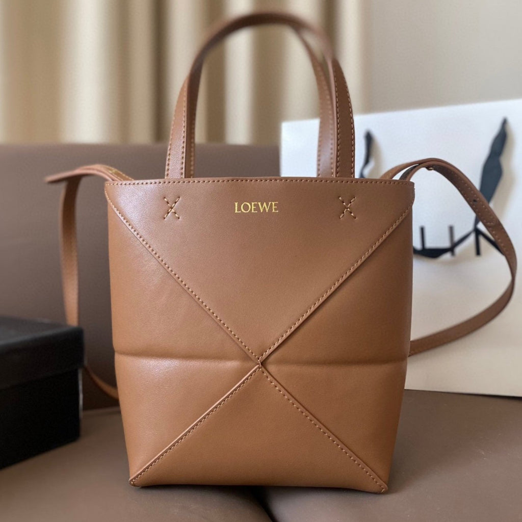 LOEWE LOE 21 PUZZLE FOLD TOTE IN WARM DESERT SHINY CALFSKIN