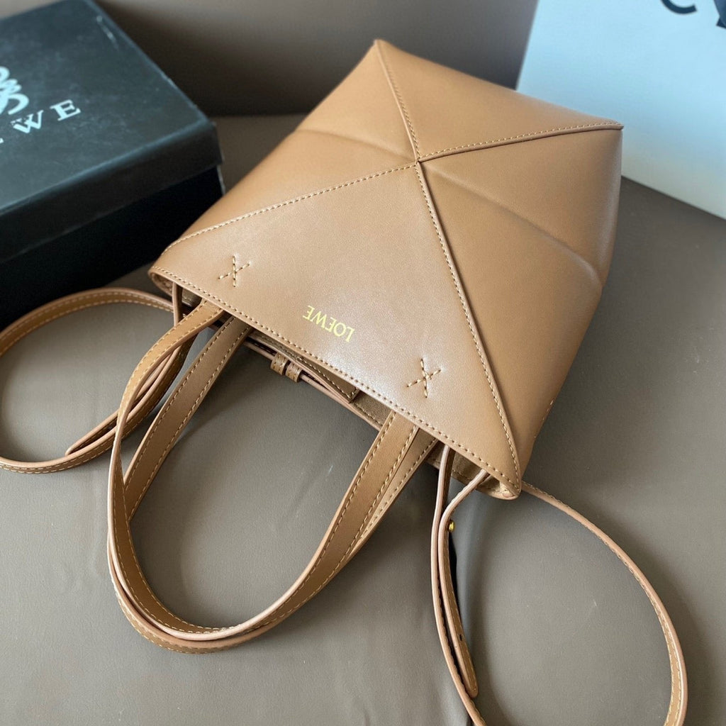 LOEWE LOE 21 PUZZLE FOLD TOTE IN WARM DESERT SHINY CALFSKIN