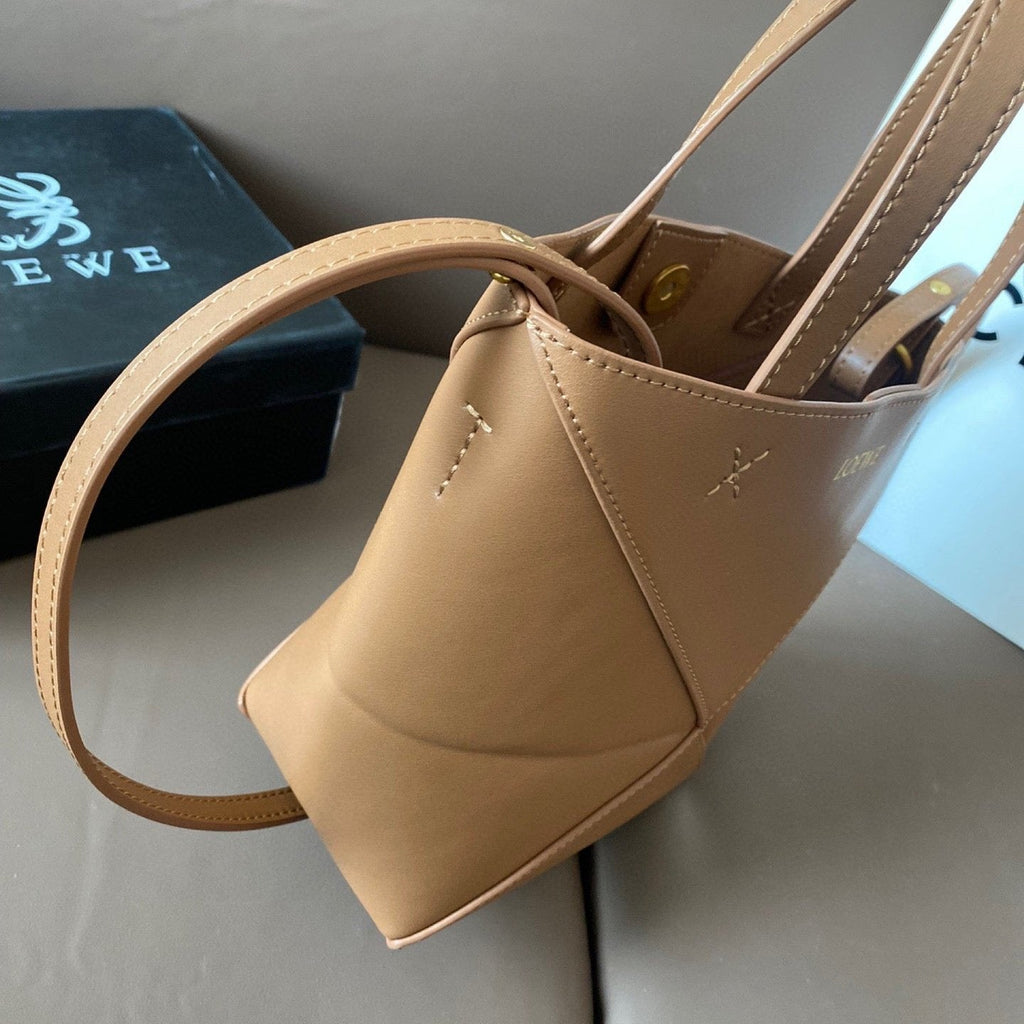 LOEWE LOE 21 PUZZLE FOLD TOTE IN WARM DESERT SHINY CALFSKIN