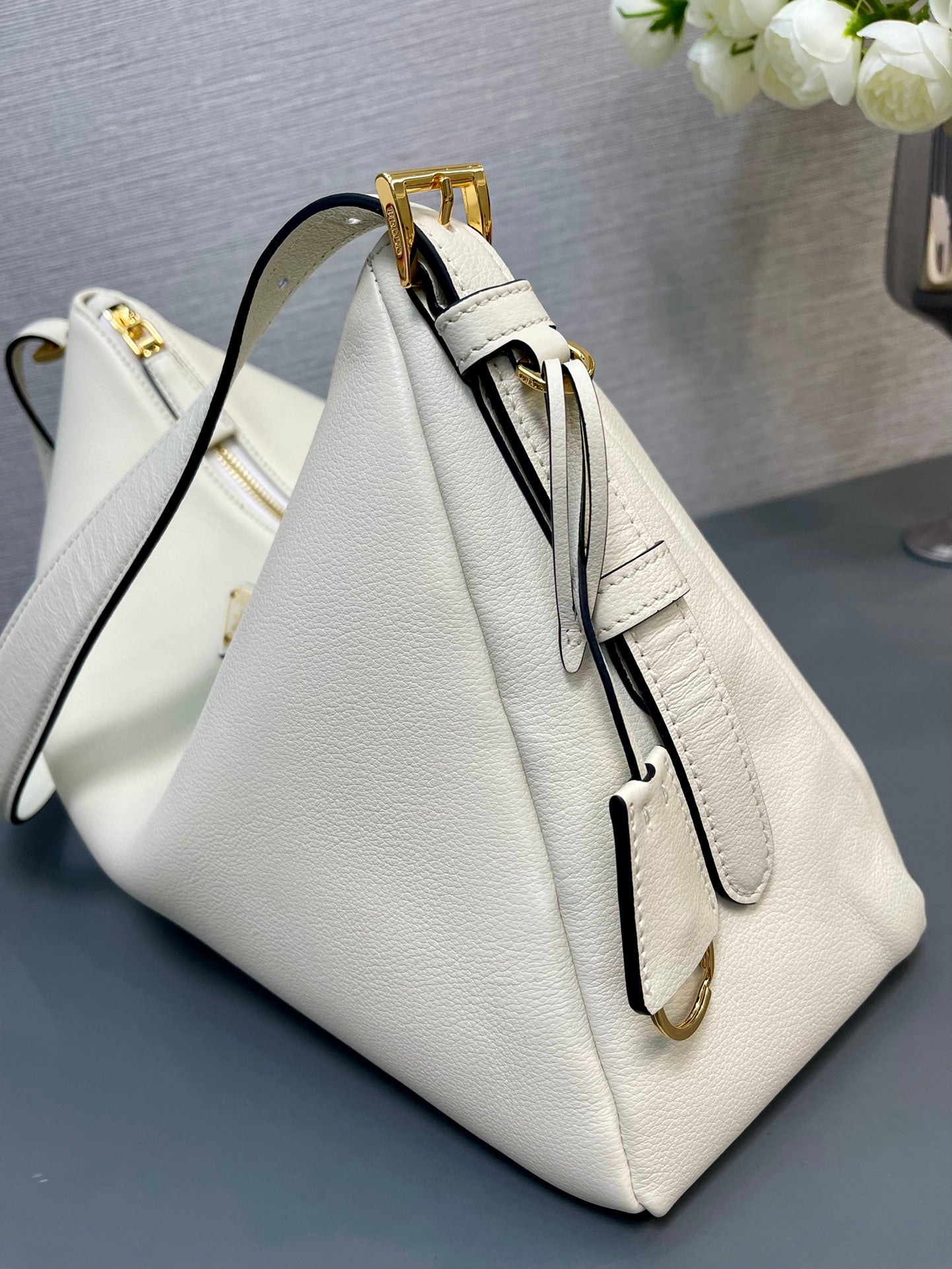 PRADA LARGE HOBO BAG 39 IN WHITE SOFT LAMBSKIN