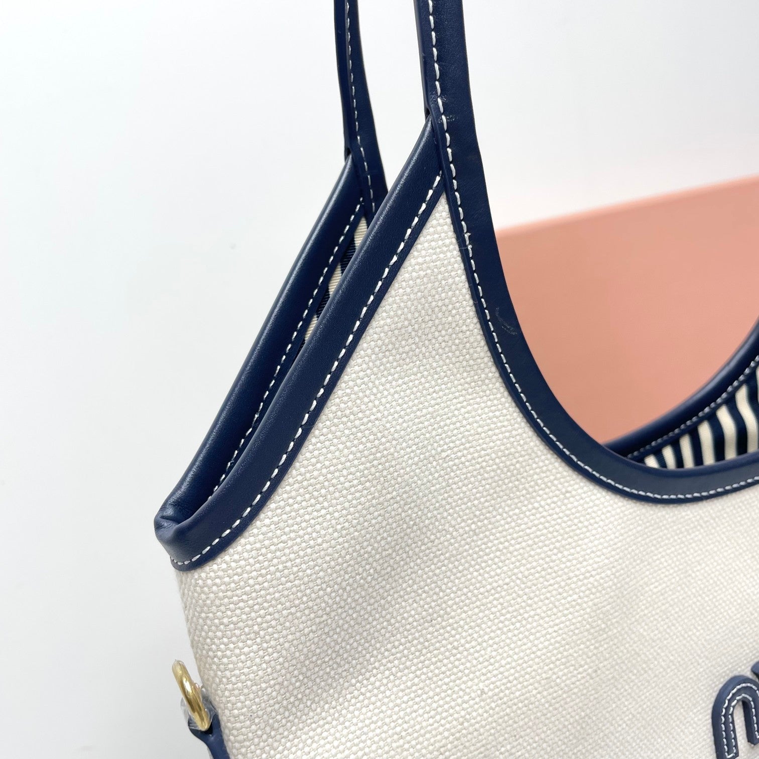 MIU MIU IVY TOTE BAG 40 IN WHITE CANVAS AND NAVY LEATHER TRIM