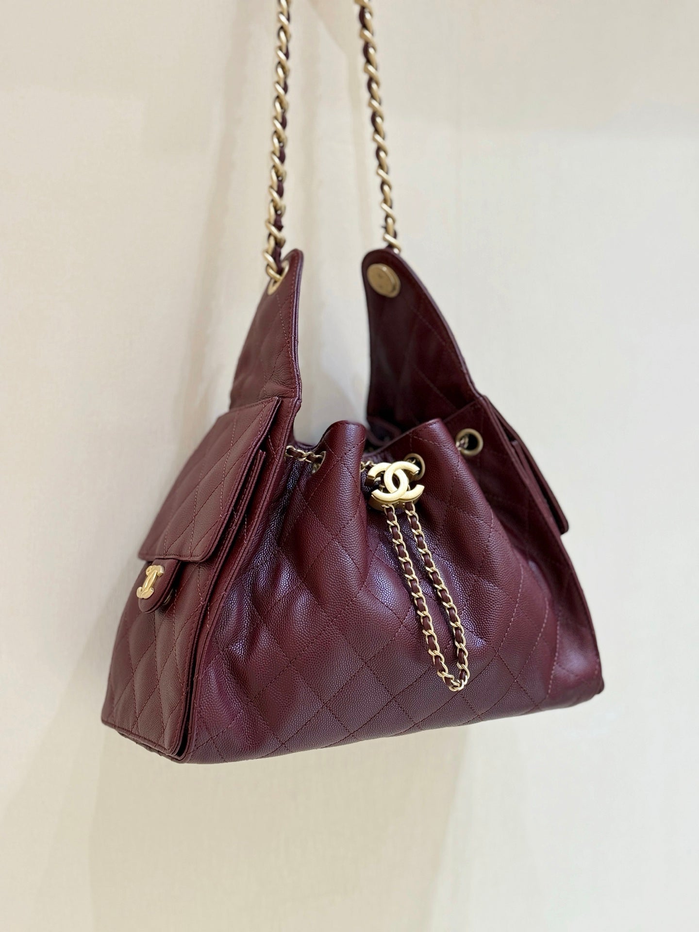 CHANEL 25S HANDBAG IN ROSSO ANCORA RED 30 GRAINED CALFSKIN GOLD HARDWARE
