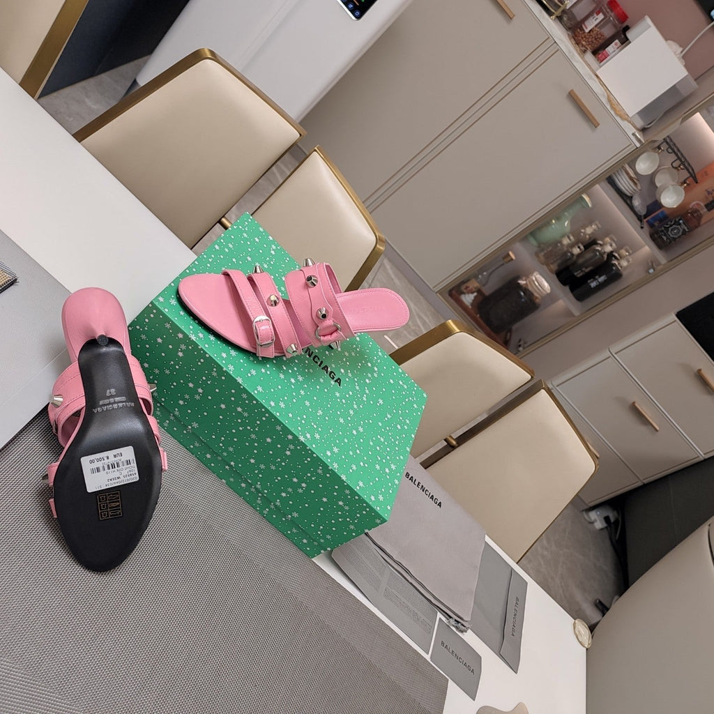 STRAPPY HIGH-HEELED SANDALS IN WEWAK PINK STUDDED WAX-OIL SHEEPSKIN