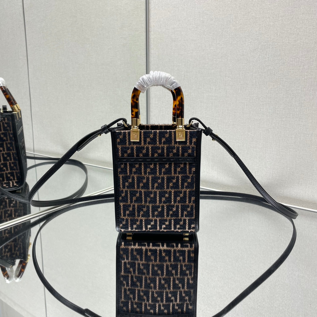FENDI MINI SUNSHINE 18 IN BROWN RAFFIA AND BLACK WOOL CALFSKIN TRIM