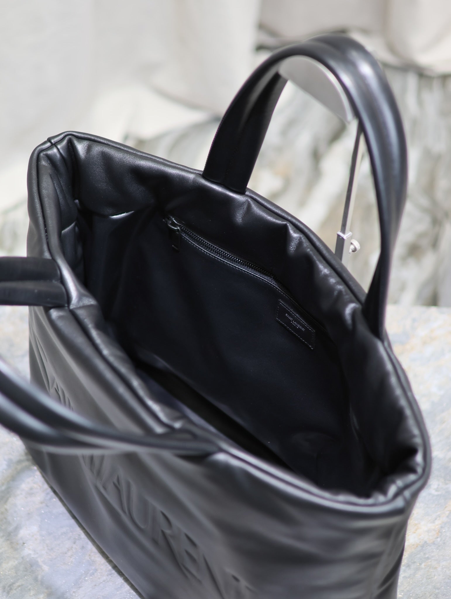 SAINT LAURENT TOTE BAG 50 IN BLACK CALFSKIN WITH EMBOSSED LOGO