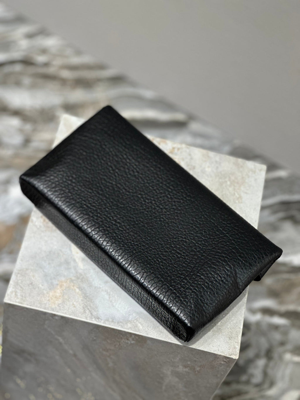 SAINT LAURENT ENVELOPE CLUTCH 29 IN BLACK LAMBSKIN COPPER LOGO
