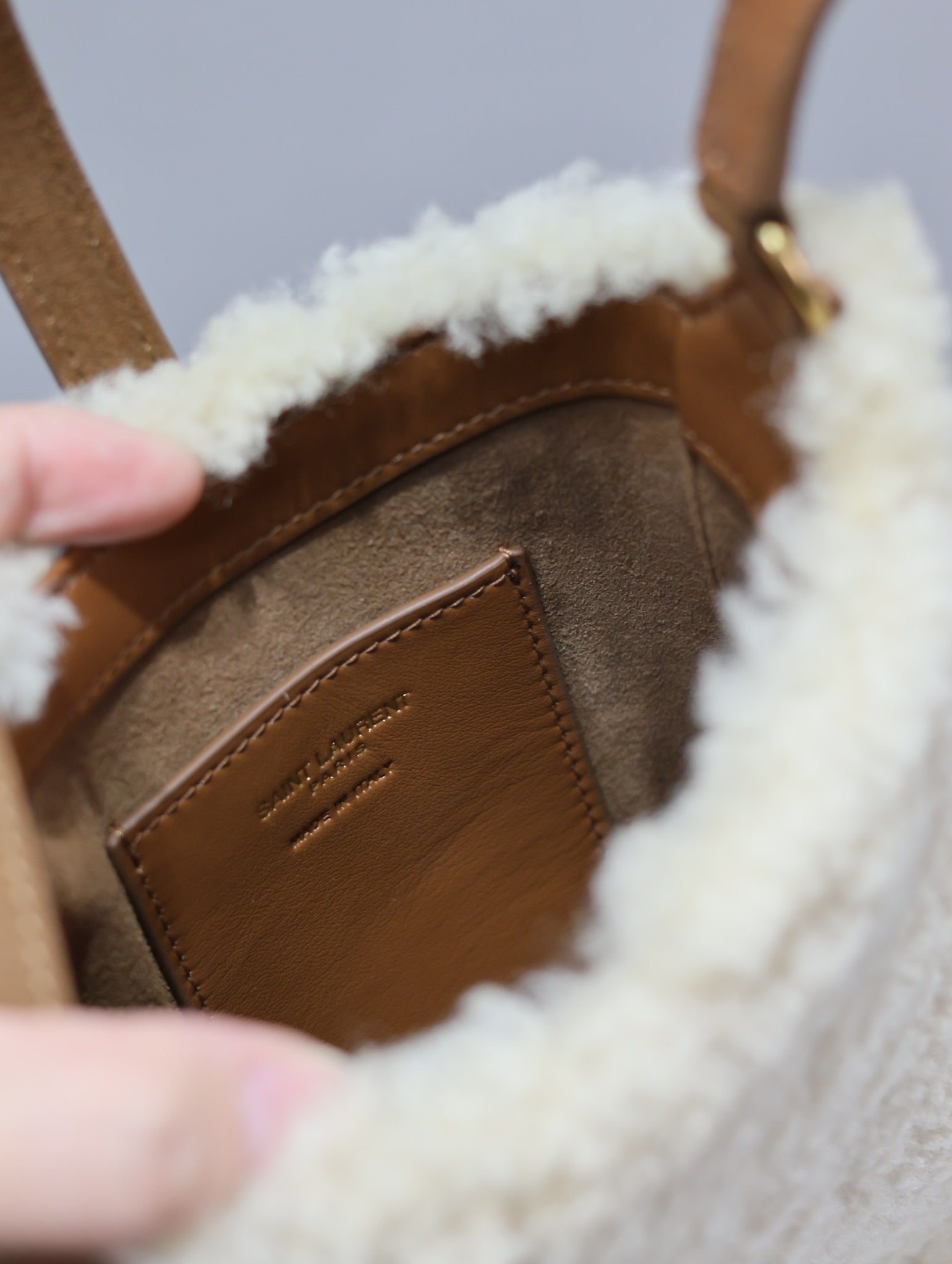 SAINT LAURENT LE 5 À 7 HOBO BAG 18 IN CREAM SHEARLING AND BROWN SUEDE TRIM