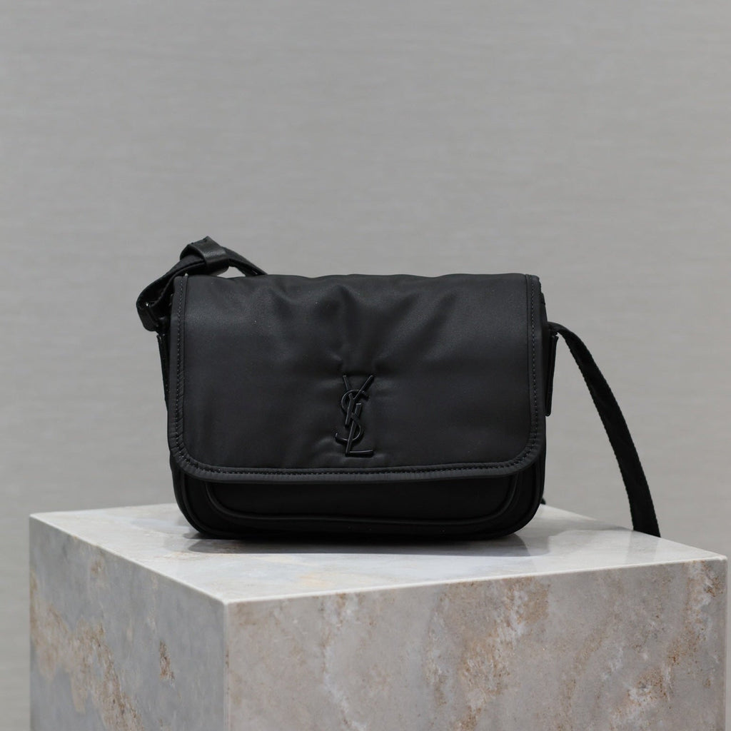 SAINT LAURENT NIKI BABY 22 IN BLACK NYLON