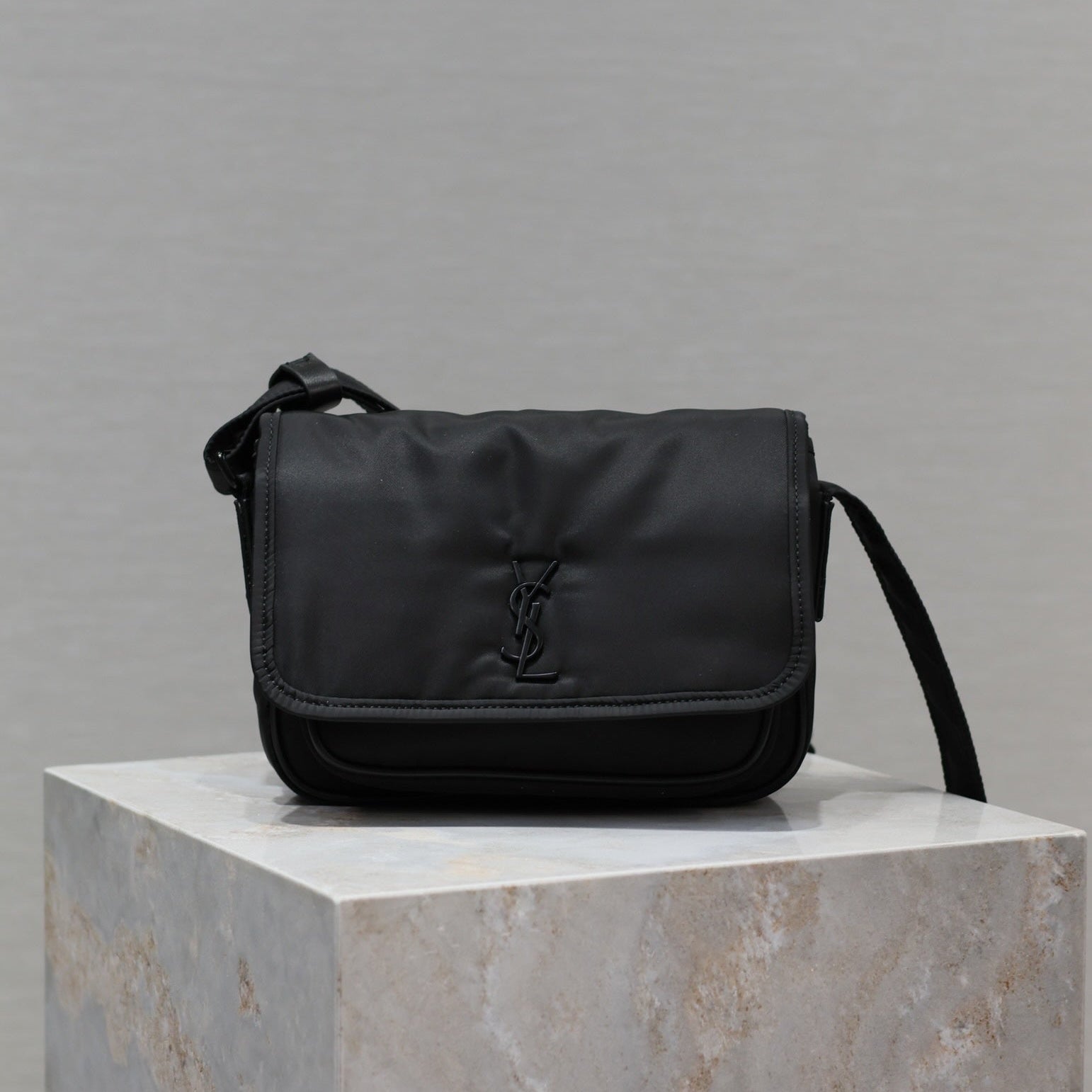 SAINT LAURENT NIKI BABY 22 IN BLACK NYLON
