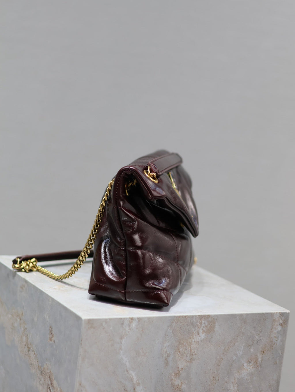 SAINT LAURENT YSL 25S LOULOU PUFFER MEDIUM 29 IN DARK BURGUNDY CALFSKIN