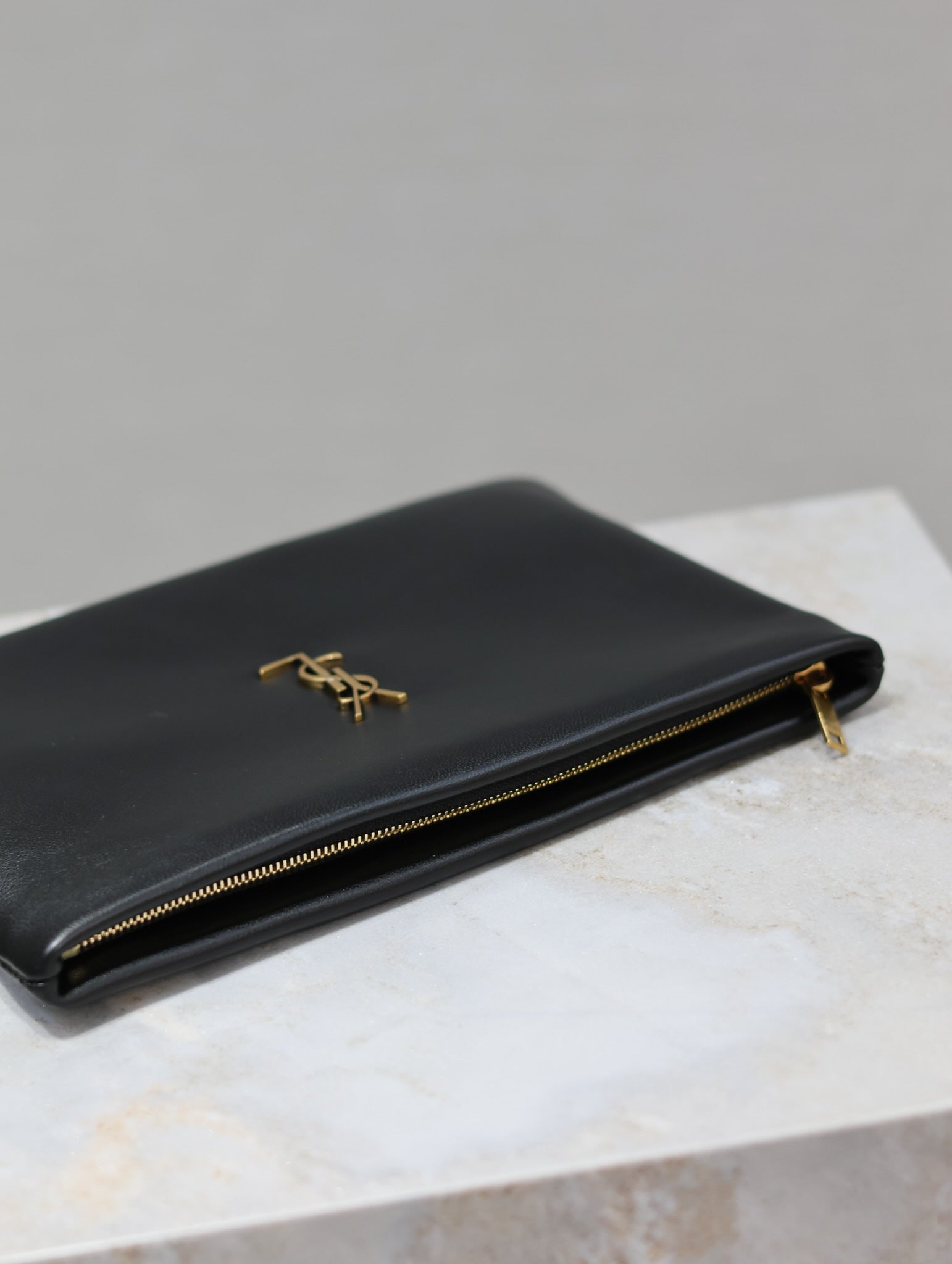 SAINT LAURENT CALYPSO SMALL POUCH 23 IN BLACK SMOOTH LAMBSKIN