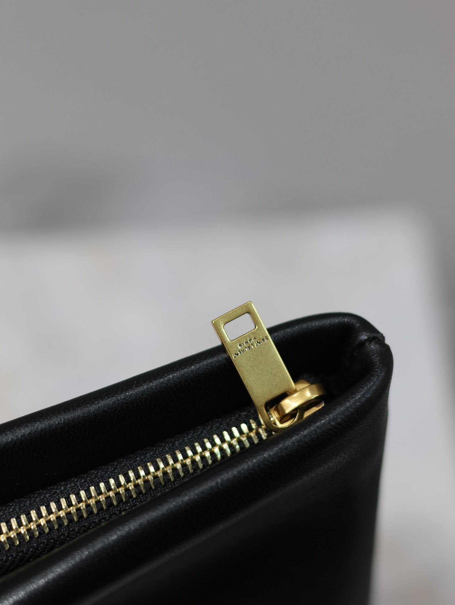 SAINT LAURENT CALYPSO SMALL POUCH 23 IN BLACK SMOOTH LAMBSKIN
