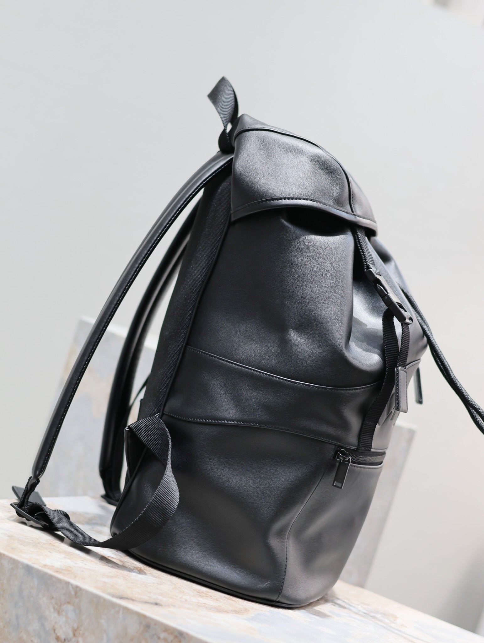 SAINT LAURENT BACKPACK 45 IN BLACK CALFSKIN WITH EMBOSSED LOGO