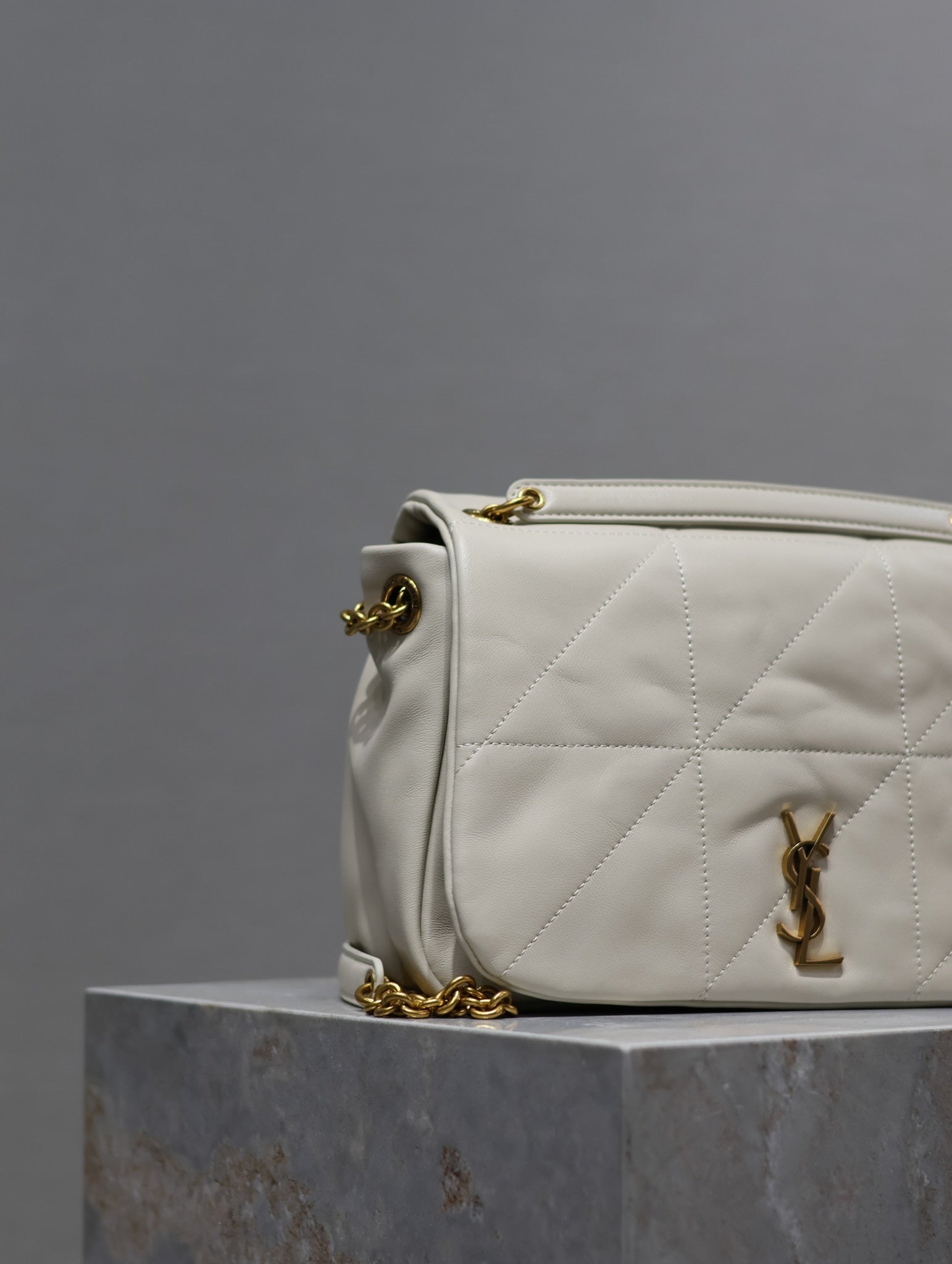 SAINT LAURENT JAMIE 4.3 SMALL BAG 25 IN WHITE LAMBSKIN GOLD HARDWARE