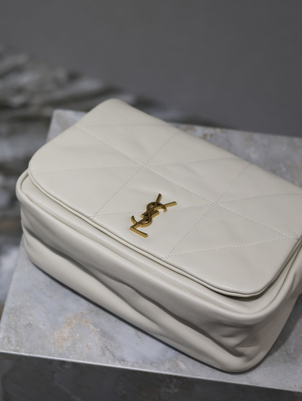 SAINT LAURENT JAMIE 4.3 SMALL BAG 25 IN WHITE LAMBSKIN GOLD HARDWARE