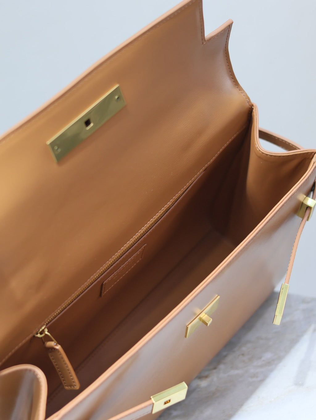 SAINT LAURENT MANHATTAN HANDBAG 32 IN CINNAMON BROWN CALFSKIN GOLD HARDWARE