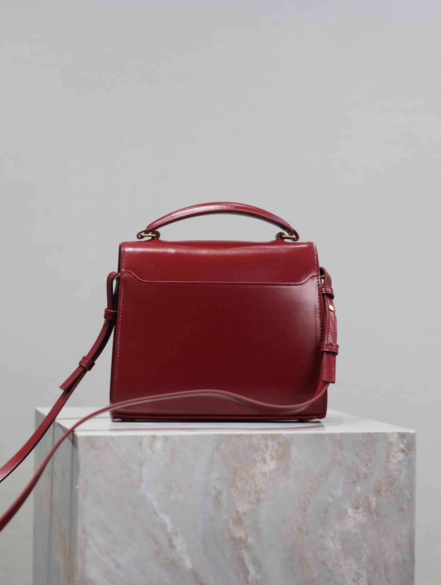 SAINT LAURENT CASSANDRA MINI TOP HANDLE BAG 20 IN RED CALFSKIN GOLD HARDWARE