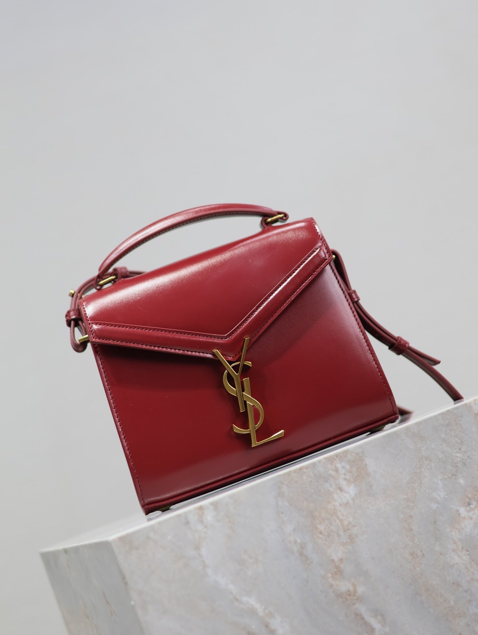 SAINT LAURENT CASSANDRA MINI TOP HANDLE BAG 20 IN RED CALFSKIN GOLD HARDWARE