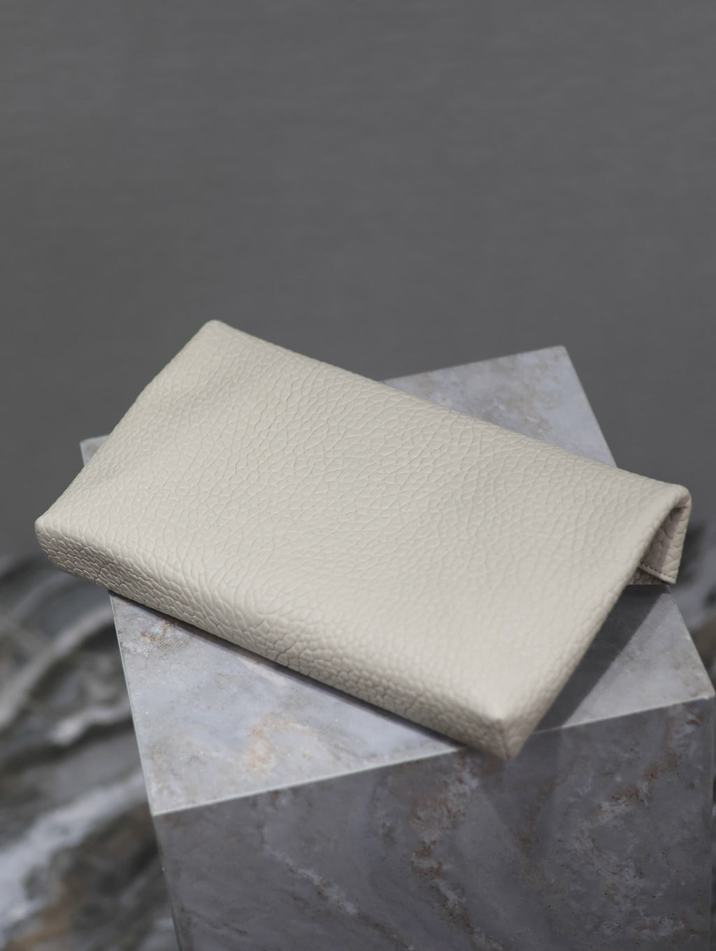 SAINT LAURENT ENVELOPE CLUTCH 29 IN WHITE LAMBSKIN COPPER LOGO