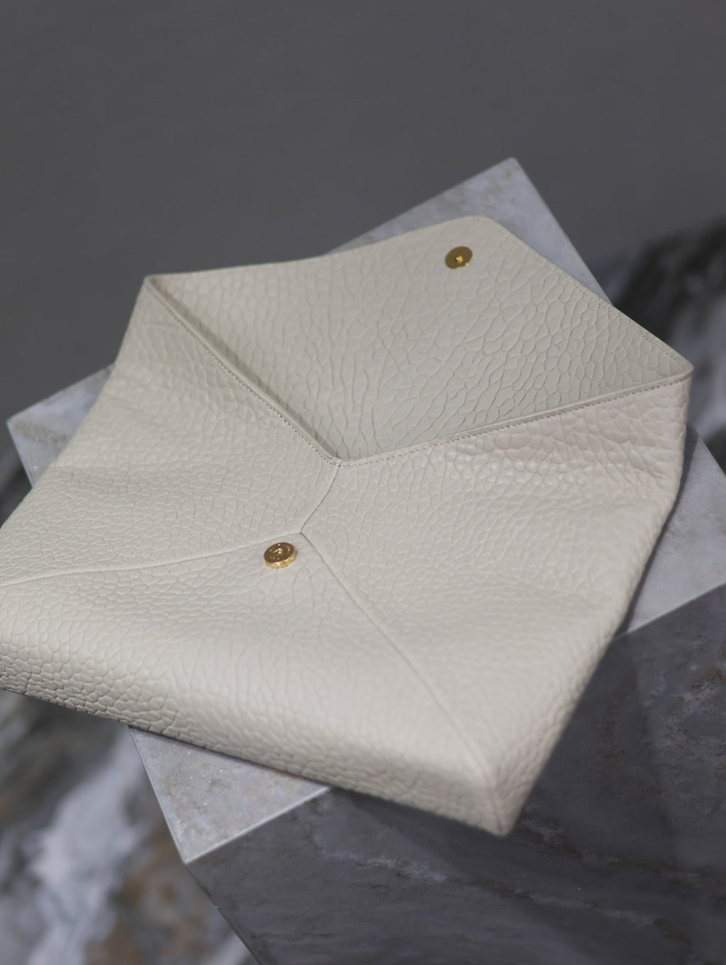 SAINT LAURENT ENVELOPE CLUTCH 29 IN WHITE LAMBSKIN COPPER LOGO