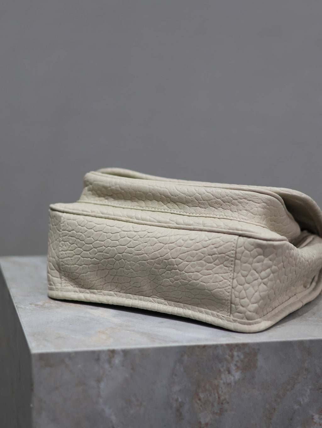 SAINT LAURENT NIKI BABY 22 IN WHITE ELEPHANT PATTERN LAMBSKIN GOLD LOGO