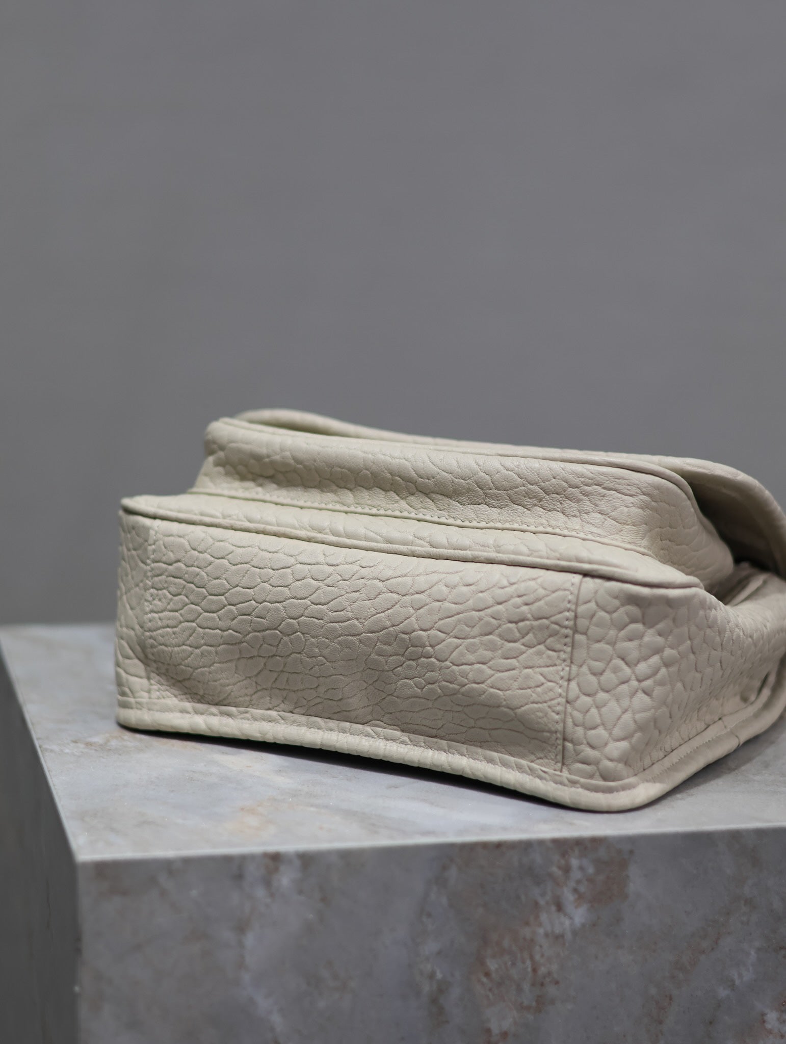 SAINT LAURENT NIKI BABY 22 IN WHITE ELEPHANT PATTERN LAMBSKIN GOLD LOGO