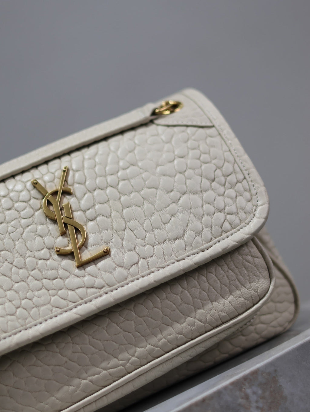 SAINT LAURENT NIKI BABY 22 IN WHITE ELEPHANT PATTERN LAMBSKIN GOLD LOGO
