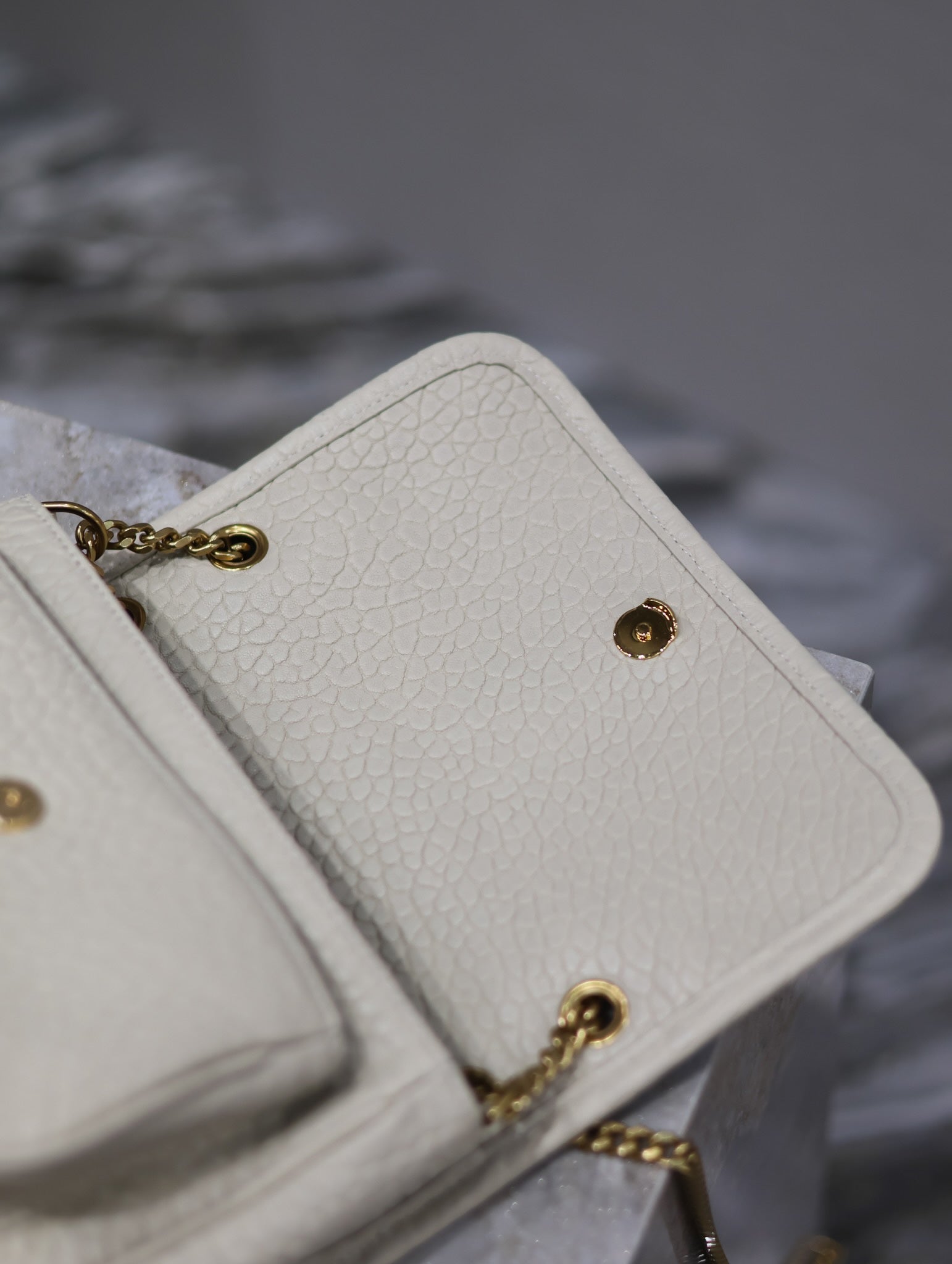 SAINT LAURENT NIKI BABY 22 IN WHITE ELEPHANT PATTERN LAMBSKIN GOLD LOGO
