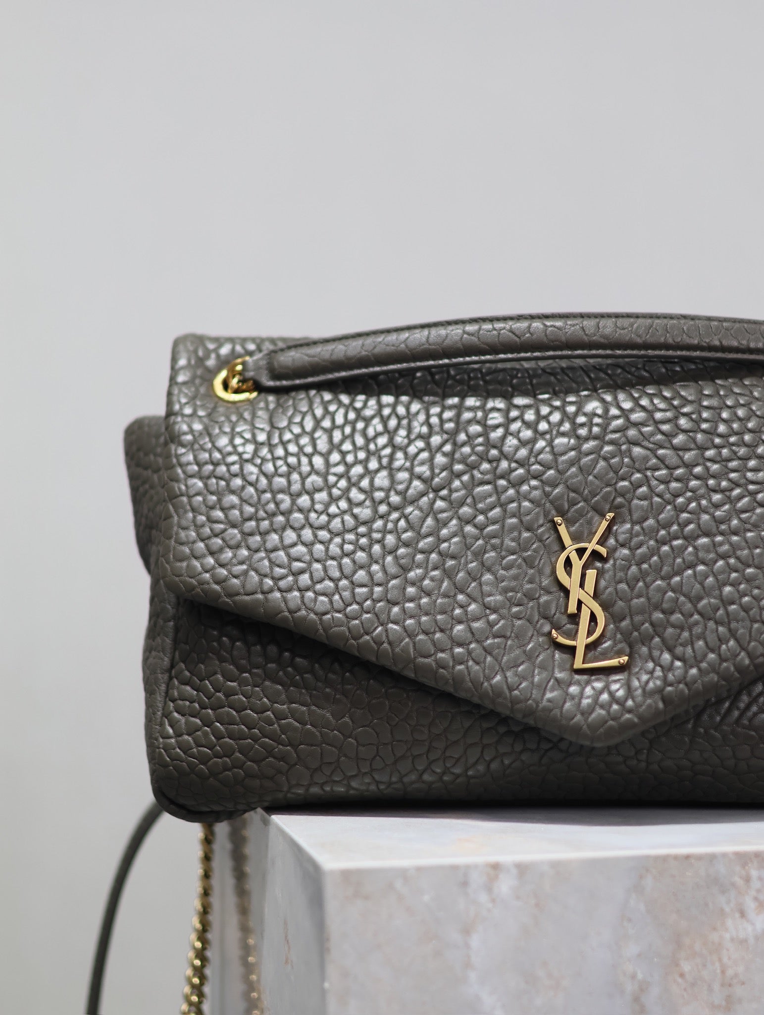 SAINT LAURENT YSL 25S CALYPSO BAG 38 IN ARMY GREEN GRAINED LAMBSKIN GOLD HARDWARE