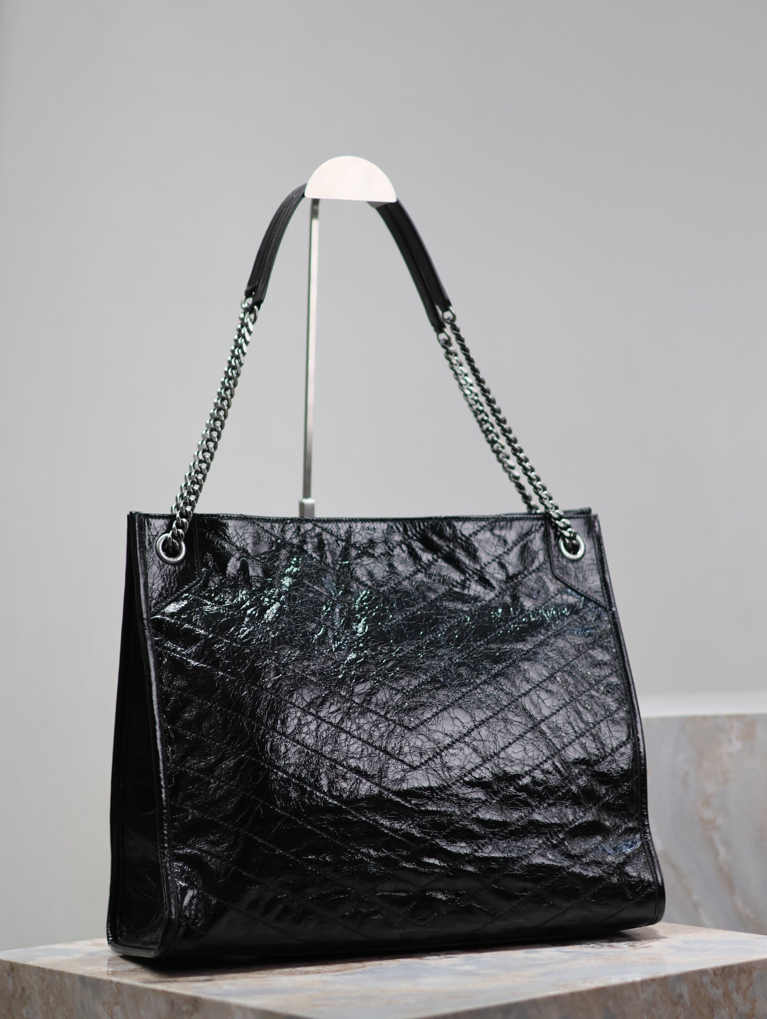 SAINT LAURENT NIKI SHOPPING BAG 39 IN BLACK CRUMPLED CALFSKIN SILVER HARDWARE