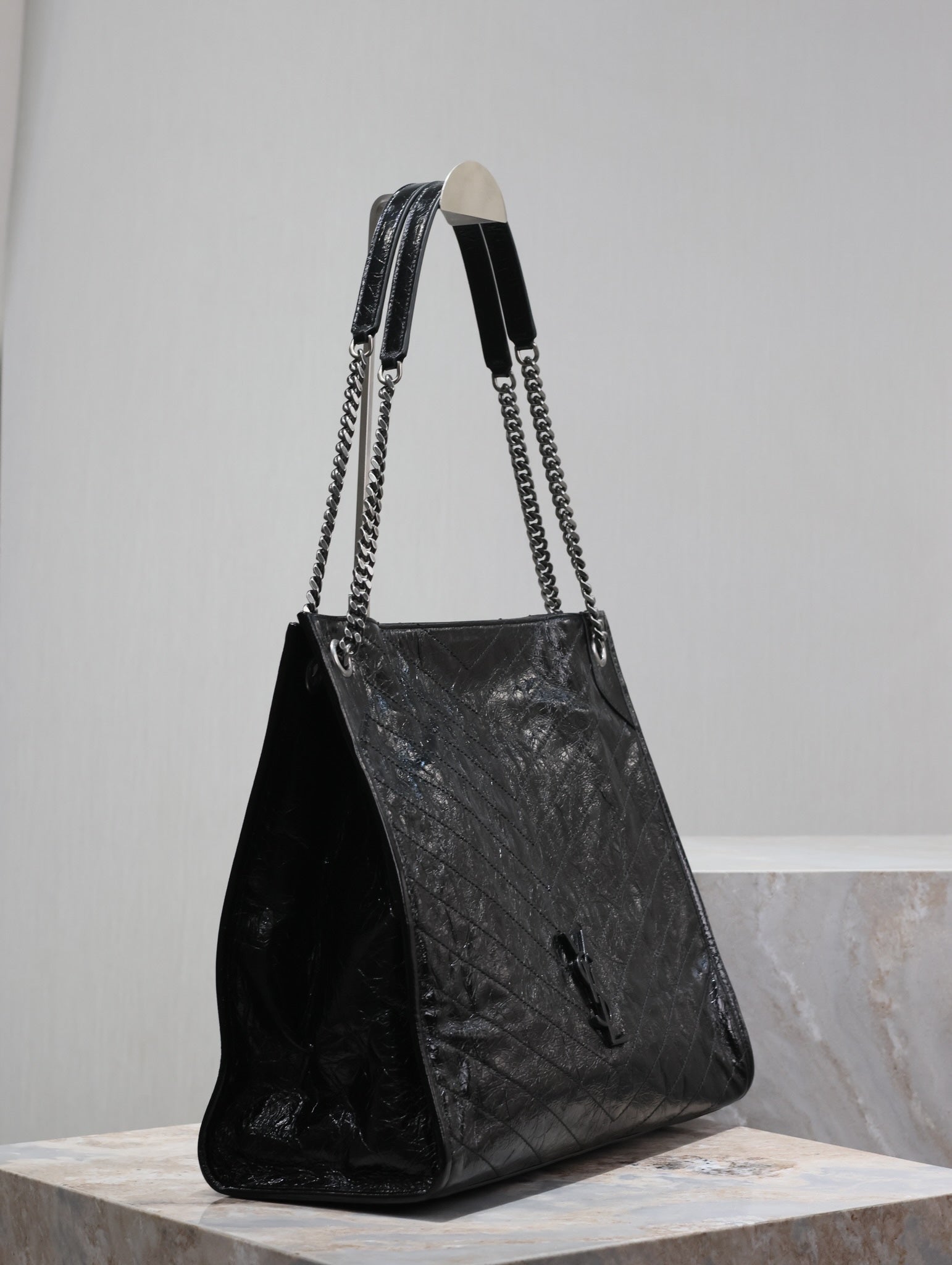 SAINT LAURENT NIKI SHOPPING BAG 39 IN BLACK CRUMPLED CALFSKIN SILVER HARDWARE