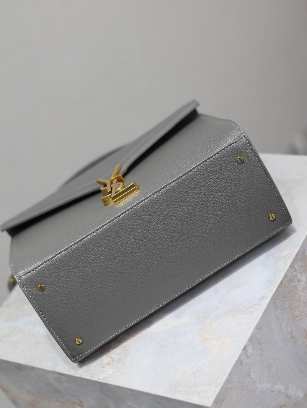 SAINT LAURENT CASSANDRA TOP HANDLE BAG 24 IN GRAY CALFSKIN GOLD HARDWARE