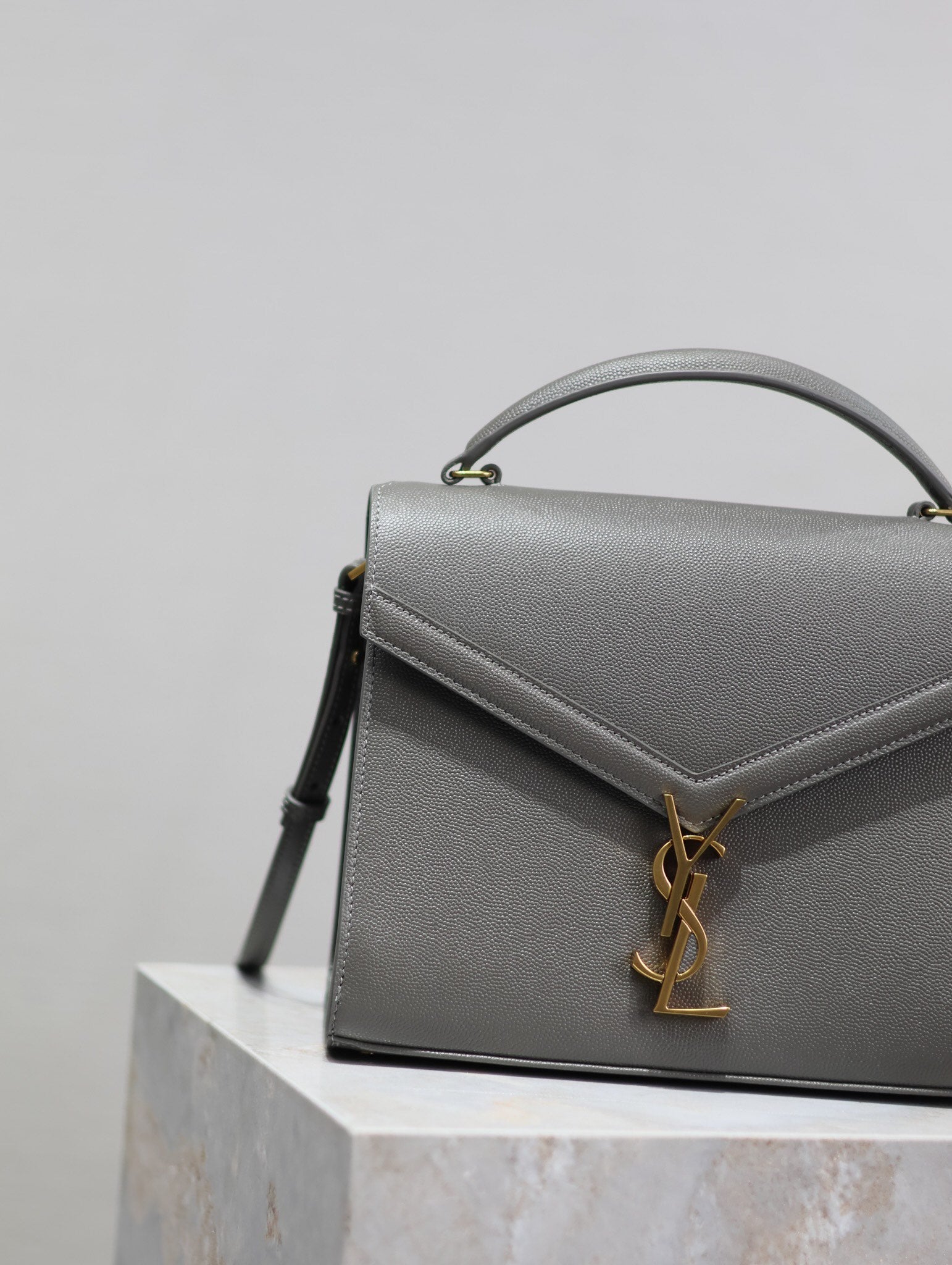 SAINT LAURENT CASSANDRA TOP HANDLE BAG 24 IN GRAY CALFSKIN GOLD HARDWARE