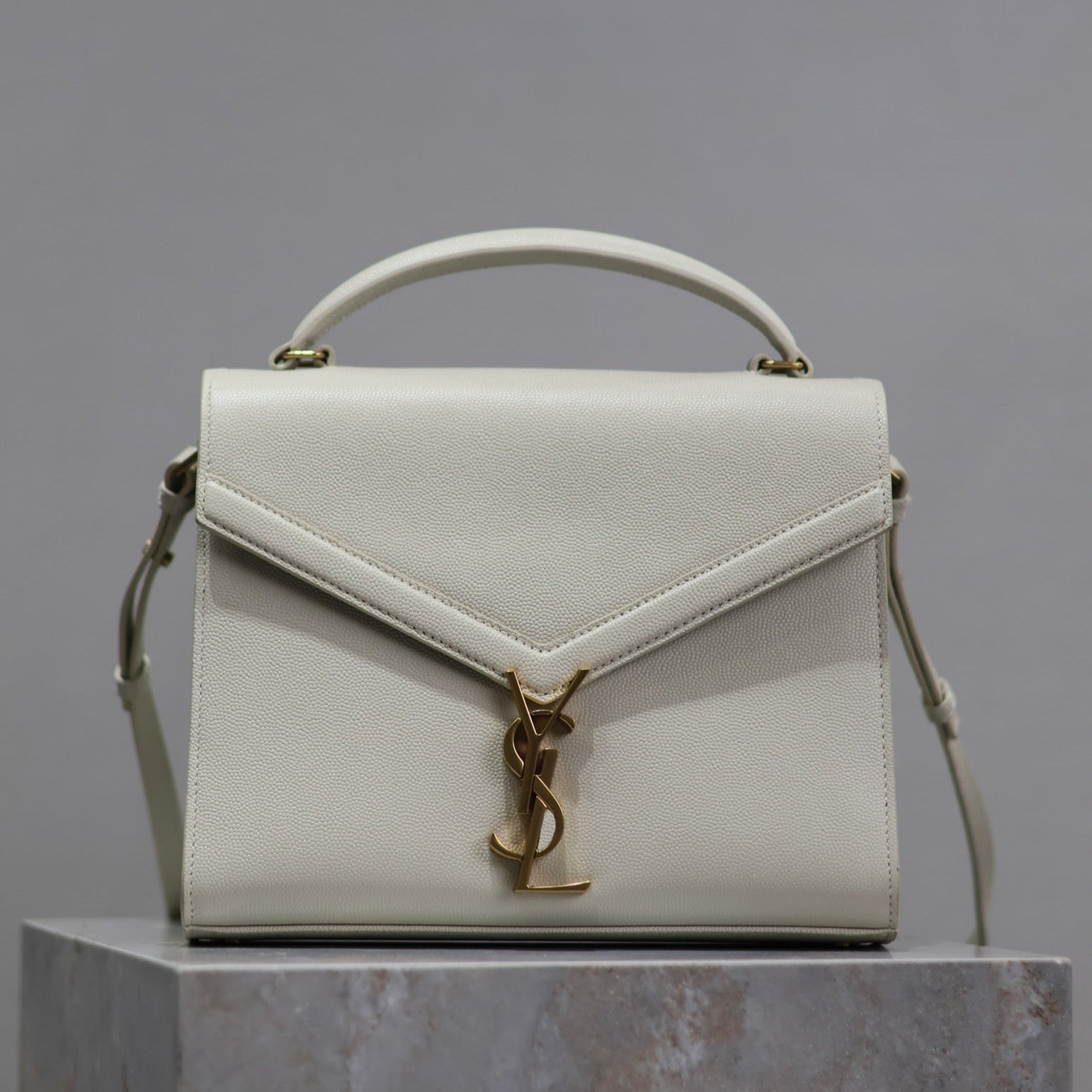 SAINT LAURENT CASSANDRA TOP HANDLE BAG 24 IN WHITE CALFSKIN GOLD HARDWARE