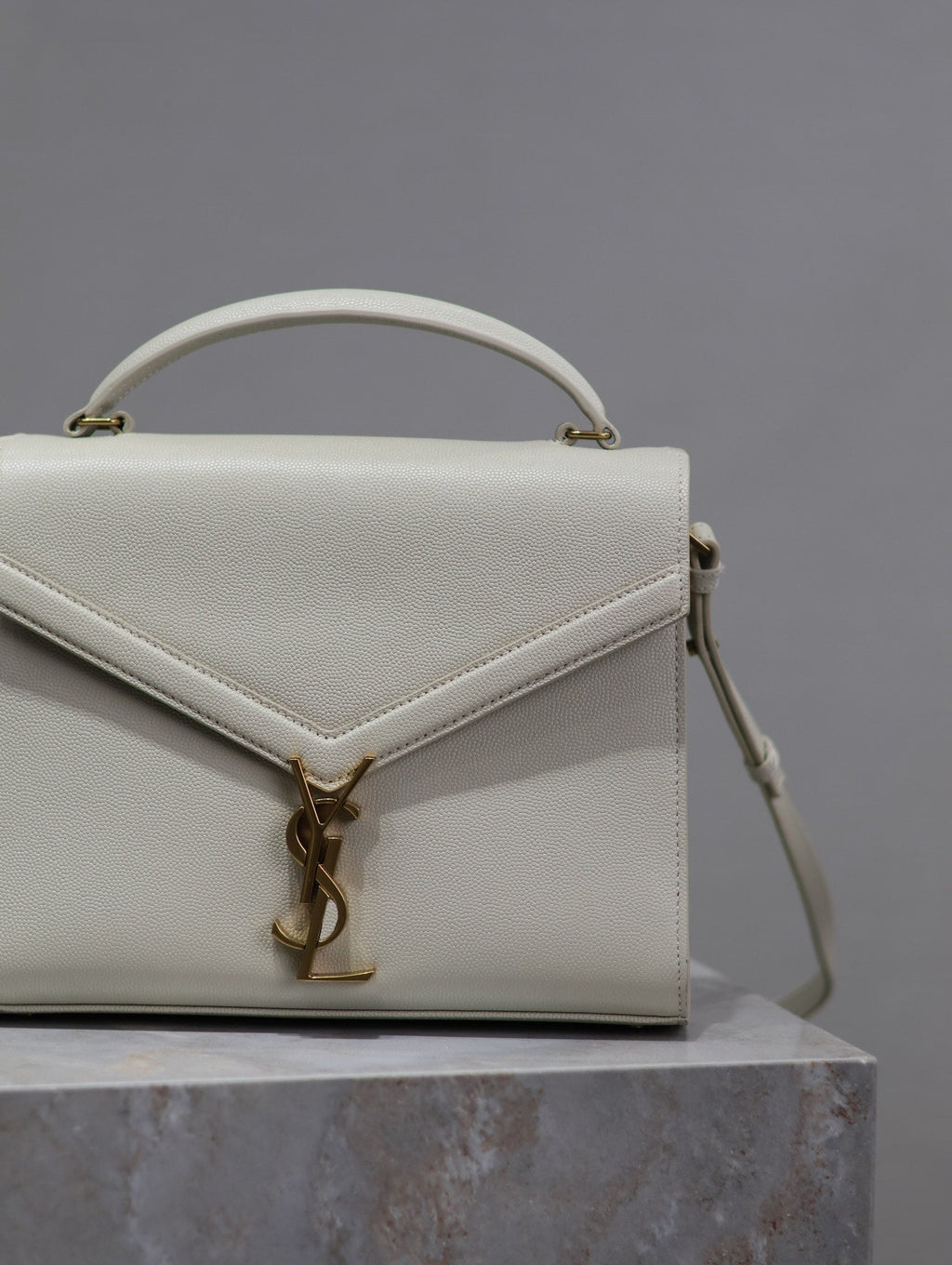 SAINT LAURENT CASSANDRA TOP HANDLE BAG 24 IN WHITE CALFSKIN GOLD HARDWARE