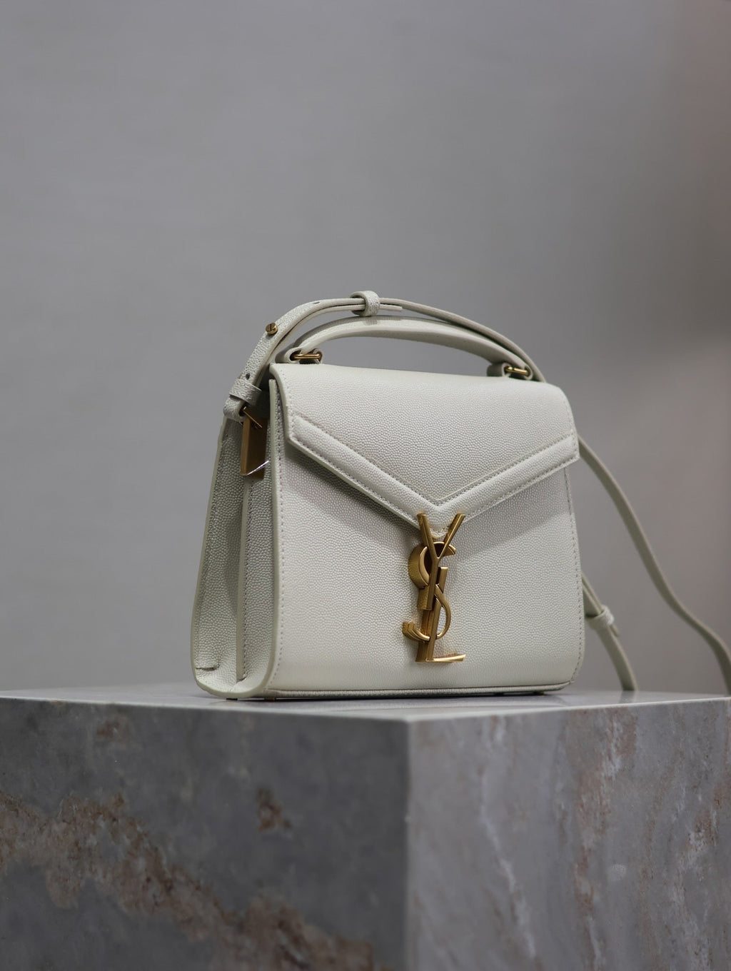 SAINT LAURENT CASSANDRA MINI TOP HANDLE BAG 20 IN WHITE CALFSKIN GOLD HARDWARE