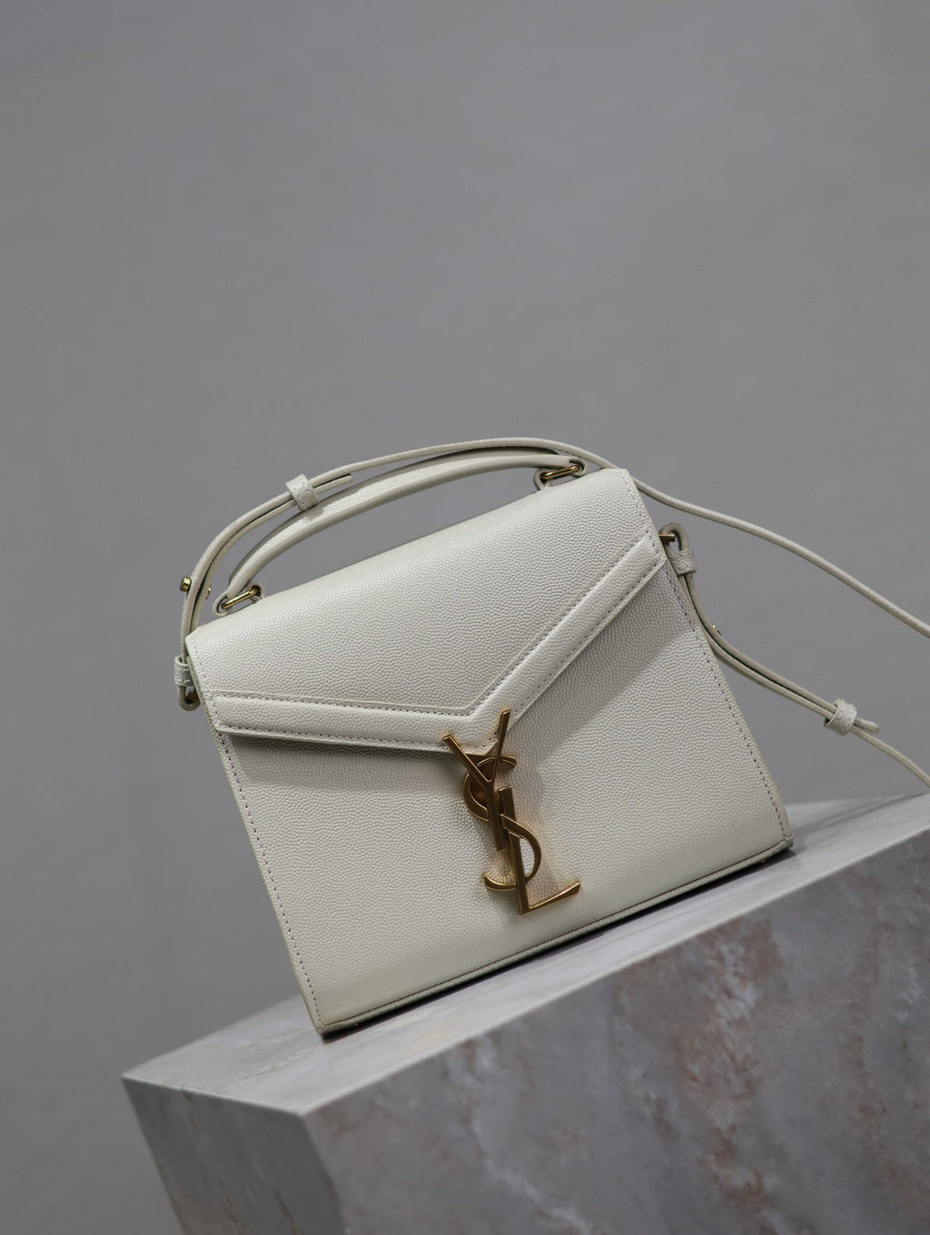 SAINT LAURENT CASSANDRA MINI TOP HANDLE BAG 20 IN WHITE CALFSKIN GOLD HARDWARE