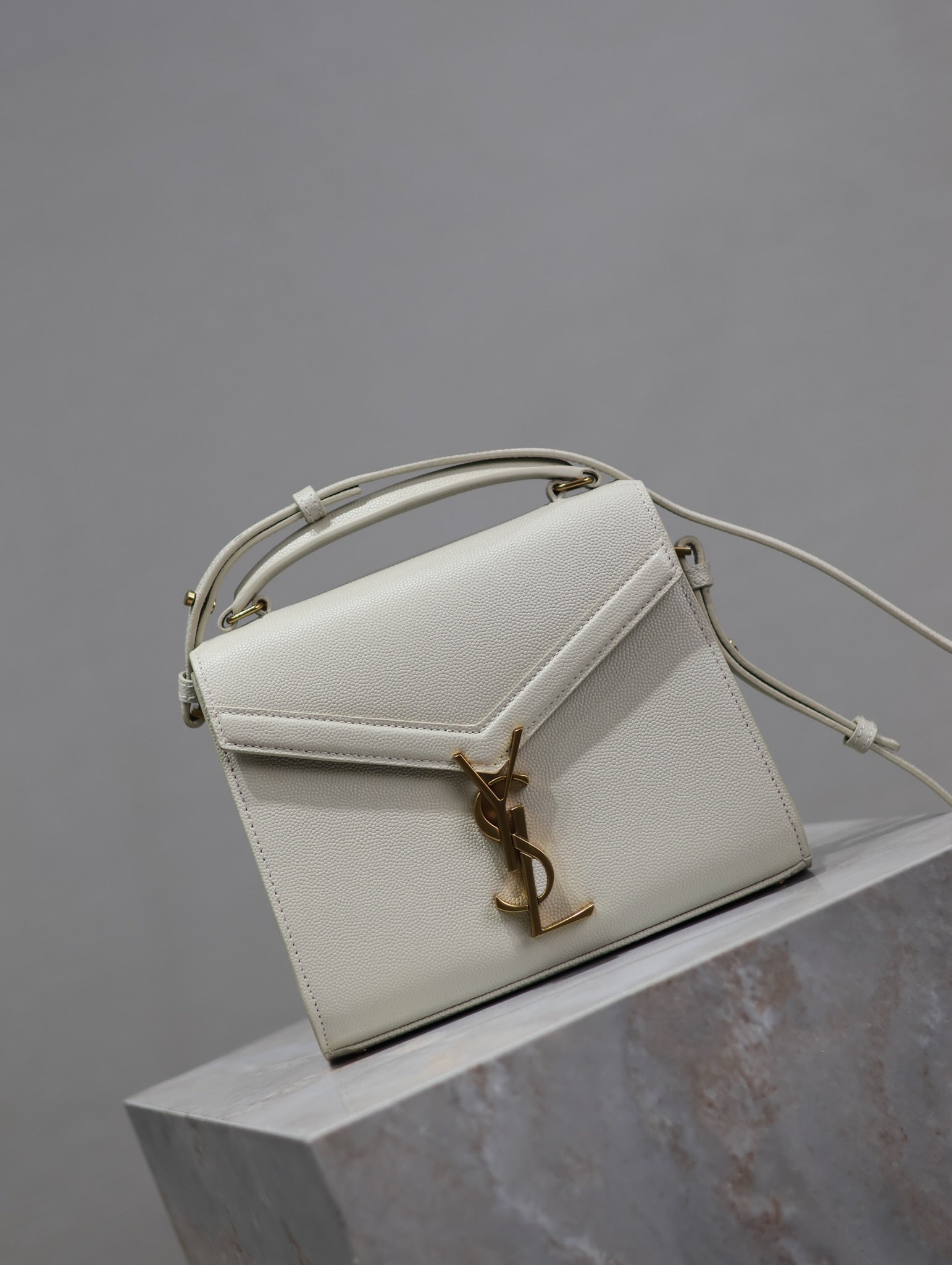 SAINT LAURENT CASSANDRA MINI TOP HANDLE BAG 20 IN WHITE CALFSKIN GOLD HARDWARE