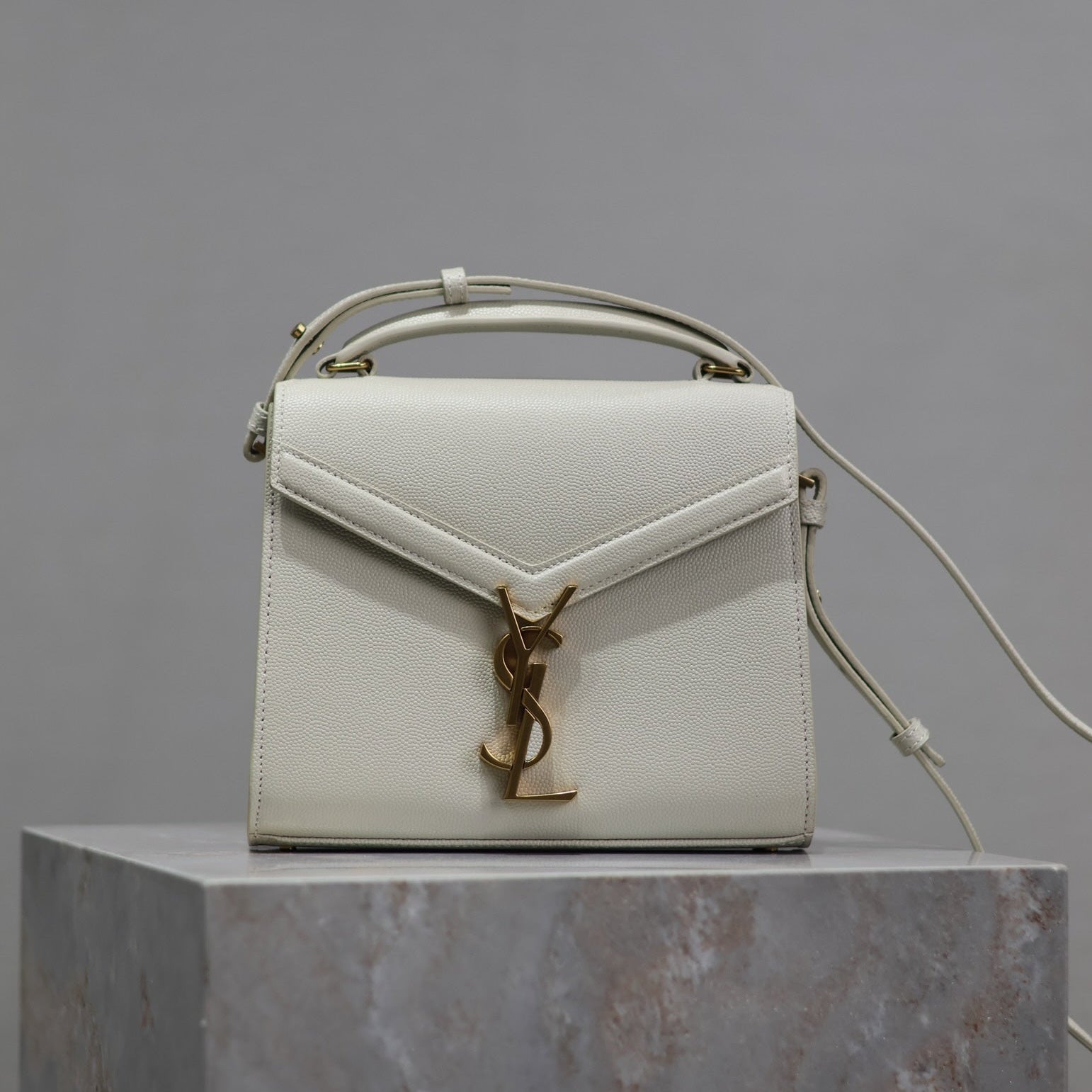 SAINT LAURENT CASSANDRA MINI TOP HANDLE BAG 20 IN WHITE CALFSKIN GOLD HARDWARE
