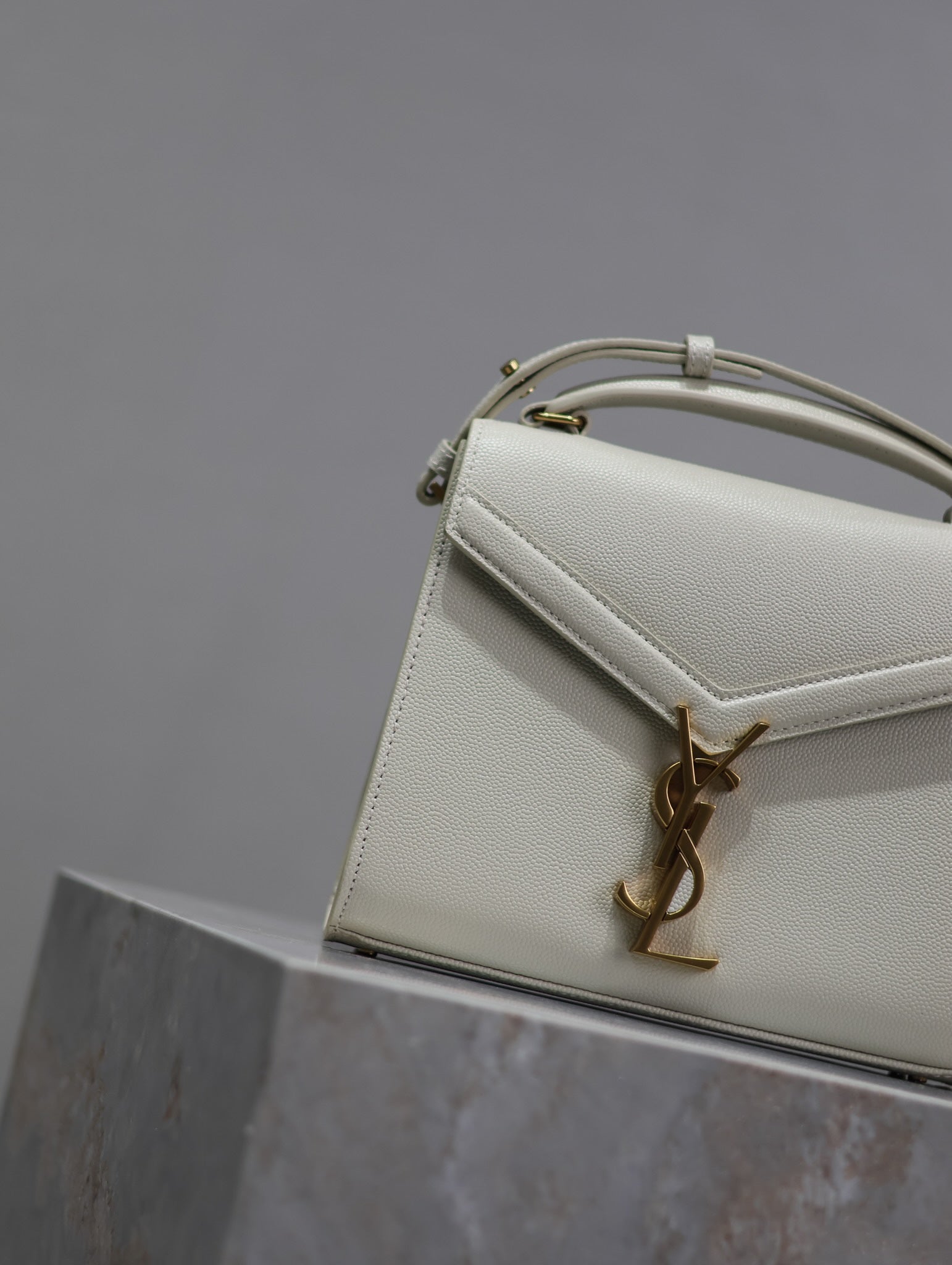SAINT LAURENT CASSANDRA MINI TOP HANDLE BAG 20 IN WHITE CALFSKIN GOLD HARDWARE