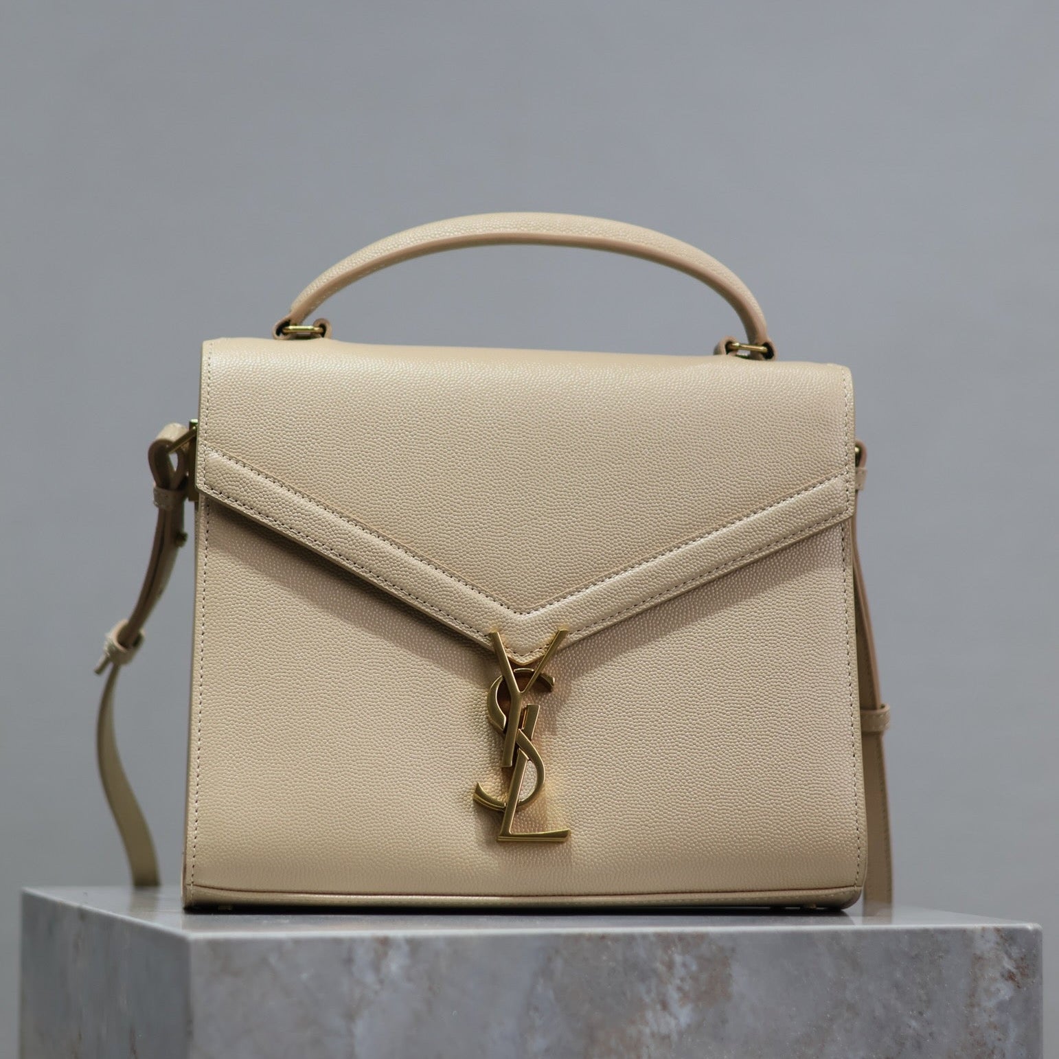 SAINT LAURENT CASSANDRA TOP HANDLE BAG 24 IN BEIGE CALFSKIN GOLD HARDWARE