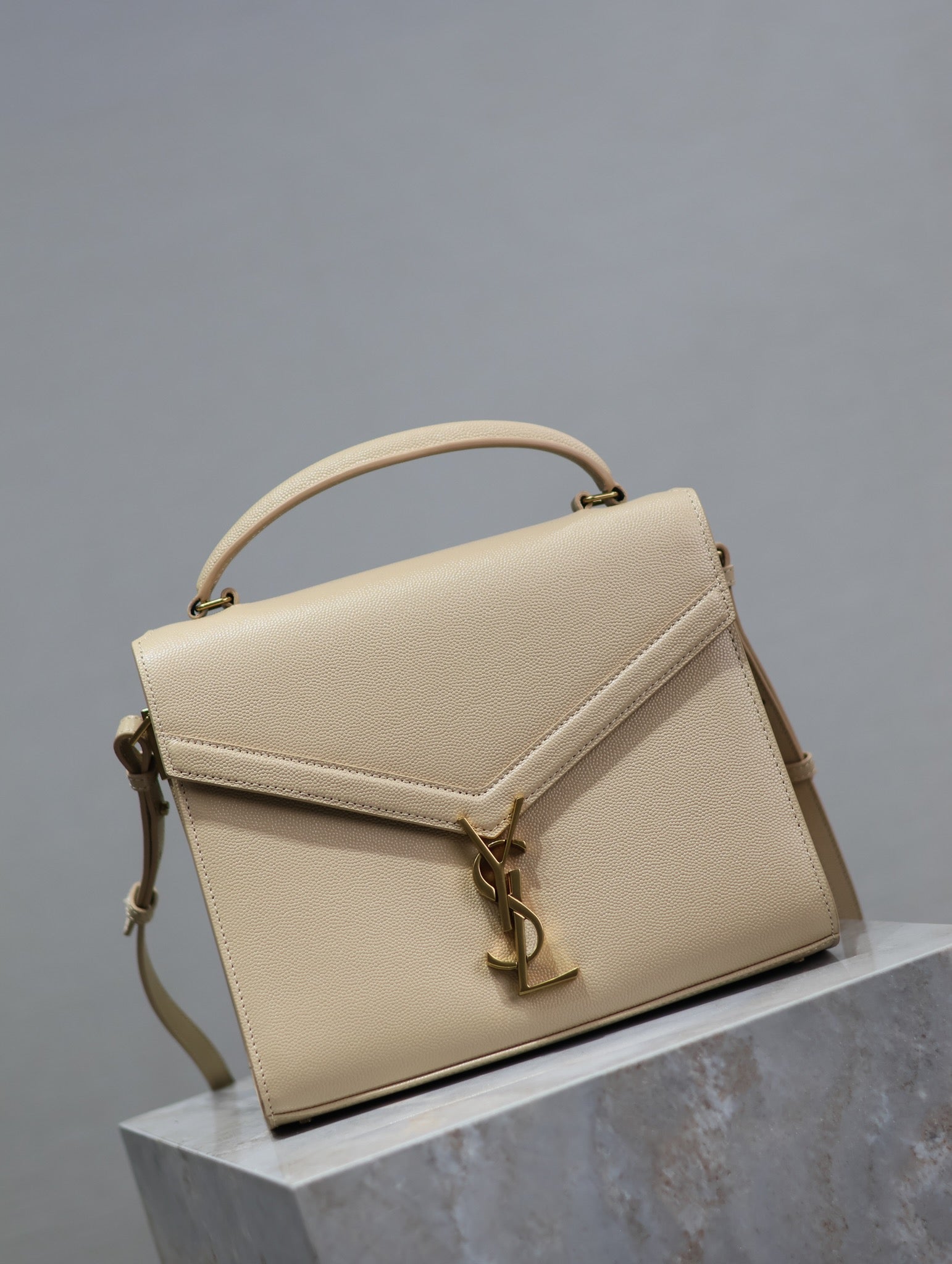 SAINT LAURENT CASSANDRA TOP HANDLE BAG 24 IN BEIGE CALFSKIN GOLD HARDWARE