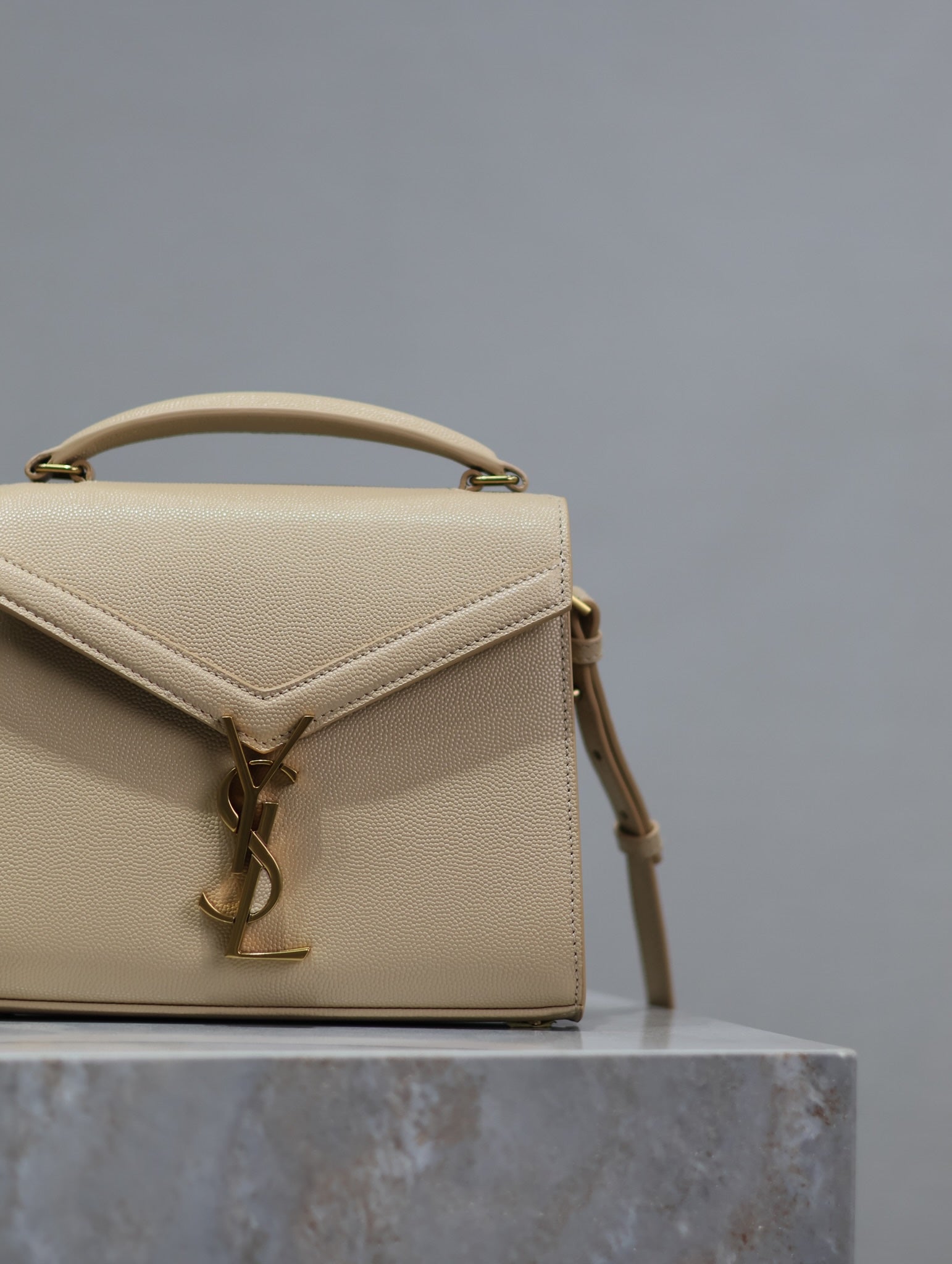 SAINT LAURENT CASSANDRA MINI TOP HANDLE BAG 20 IN BEIGE CALFSKIN GOLD HARDWARE