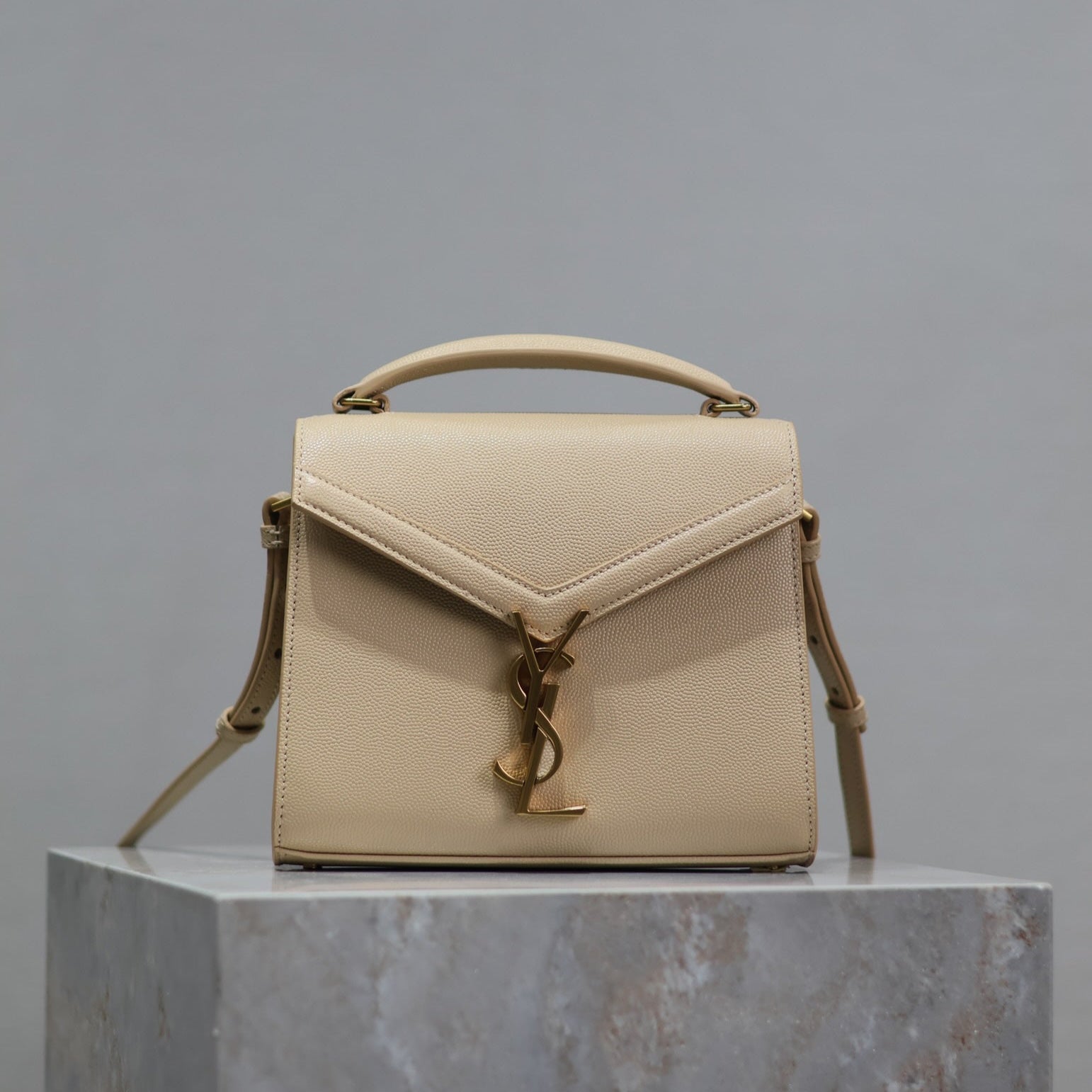 SAINT LAURENT CASSANDRA MINI TOP HANDLE BAG 20 IN BEIGE CALFSKIN GOLD HARDWARE