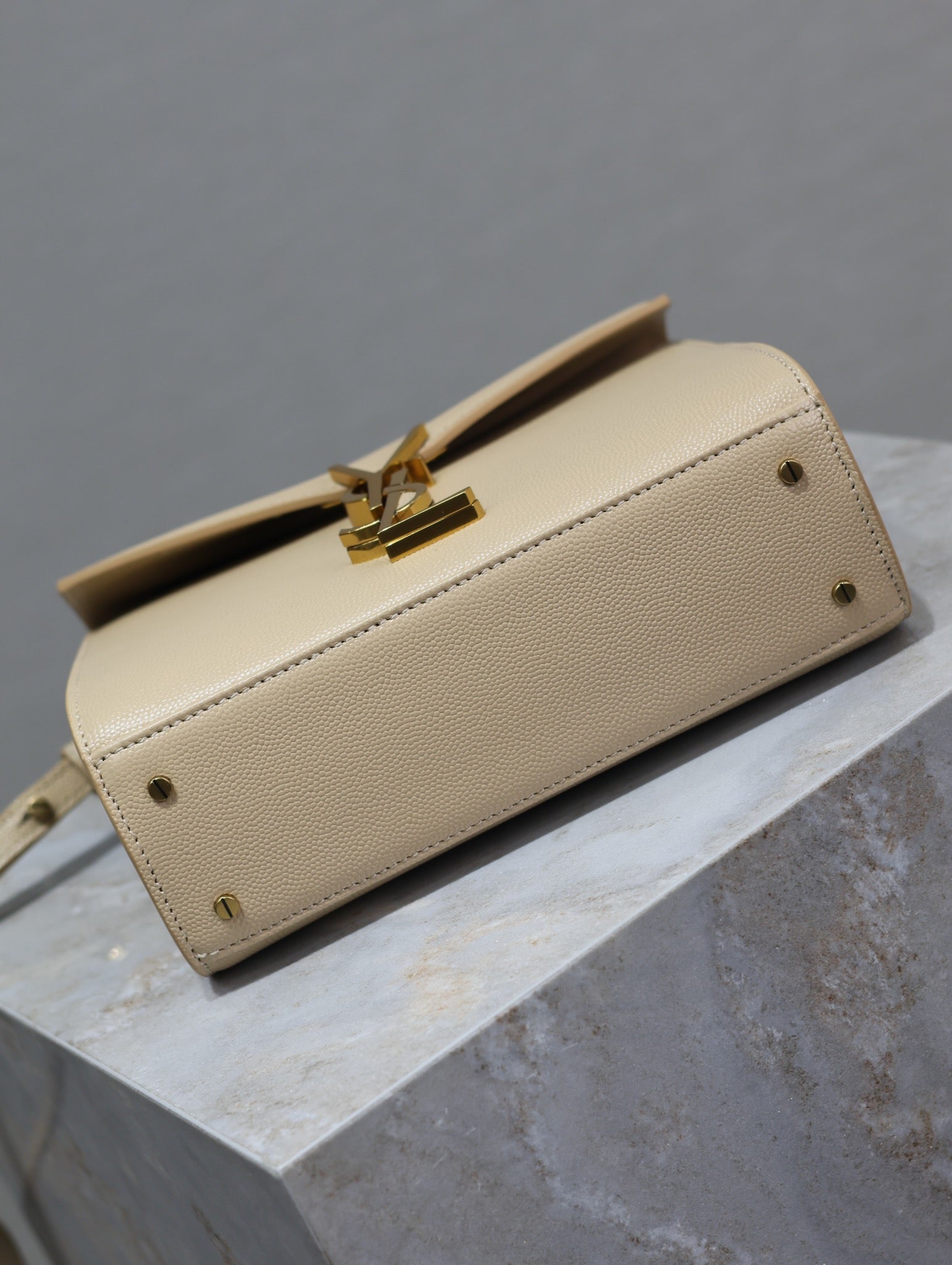 SAINT LAURENT CASSANDRA MINI TOP HANDLE BAG 20 IN BEIGE CALFSKIN GOLD HARDWARE