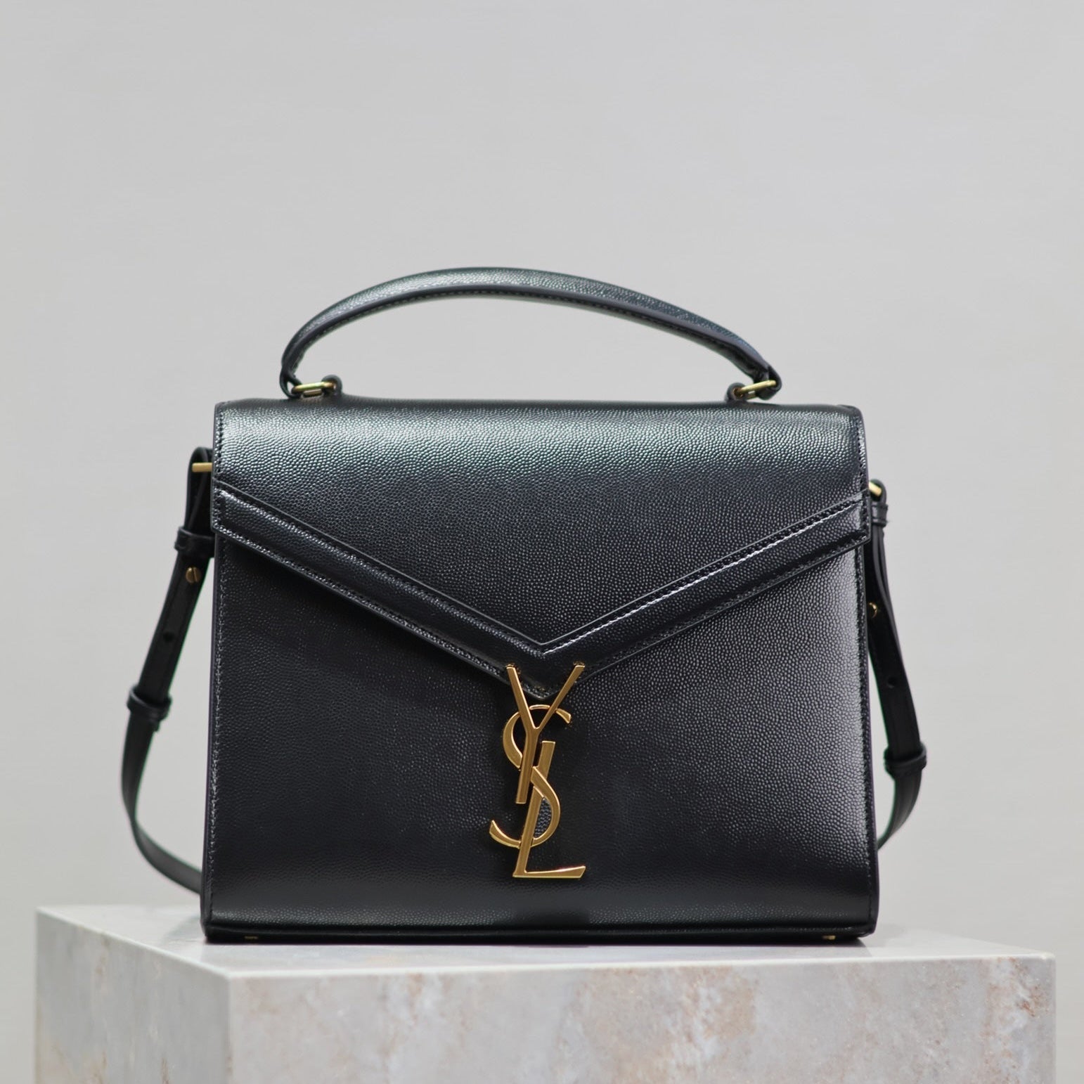 SAINT LAURENT CASSANDRA TOP HANDLE BAG 24 IN BLACK CALFSKIN GOLD HARDWARE