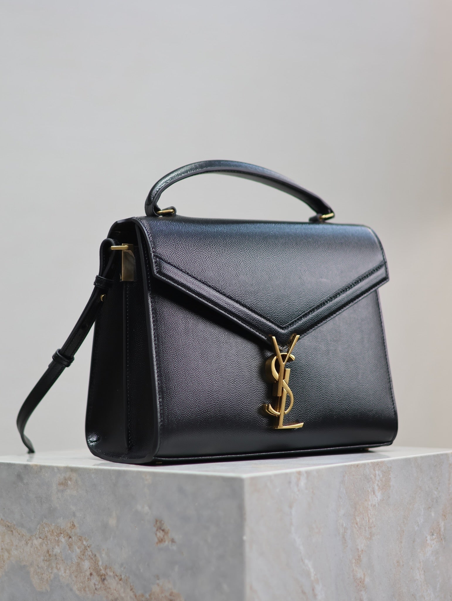 SAINT LAURENT CASSANDRA TOP HANDLE BAG 24 IN BLACK CALFSKIN GOLD HARDWARE